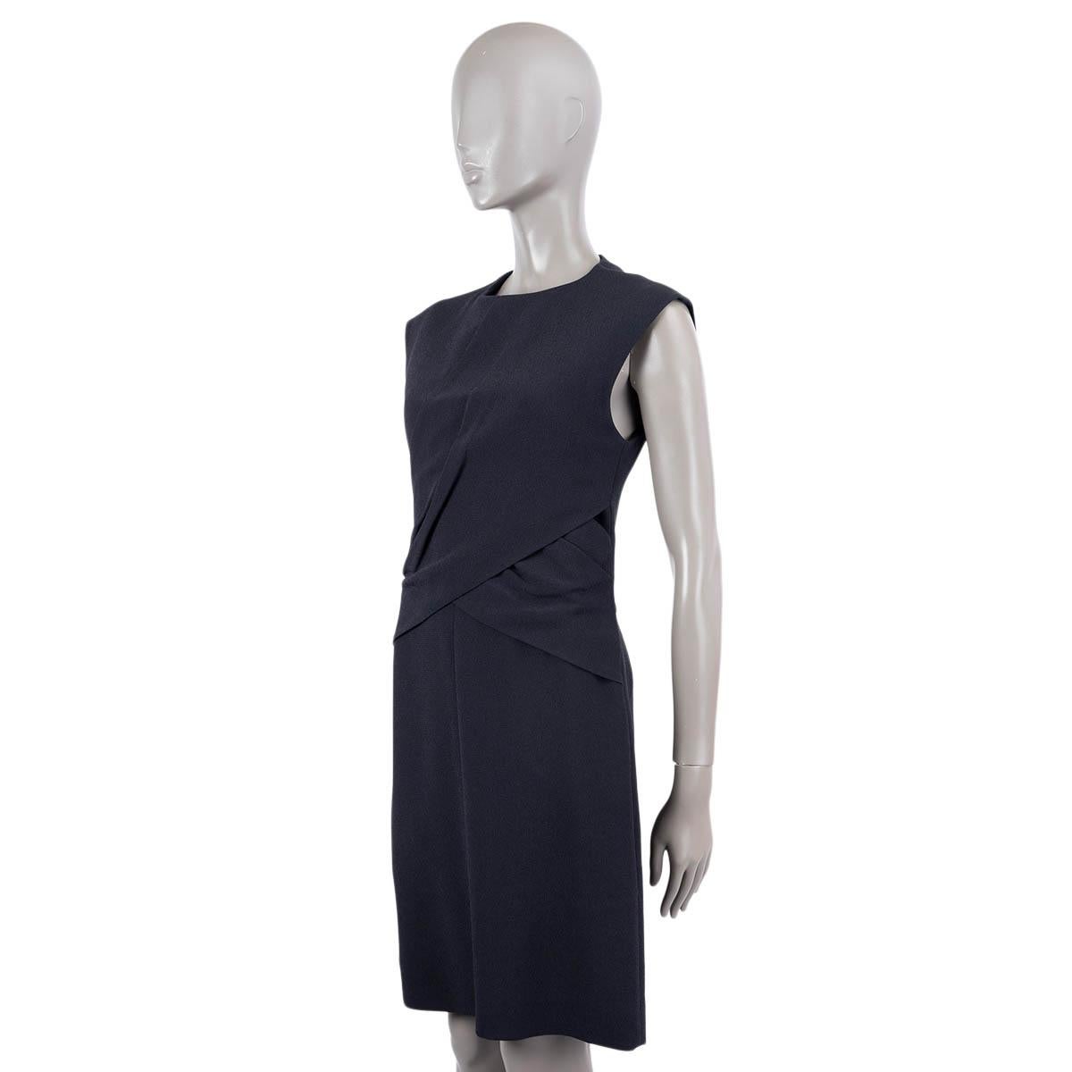 CELINE midnight blue viscose DRAPED SLEEVELESS SHIFT Dress 38 S In Excellent Condition For Sale In Zürich, CH