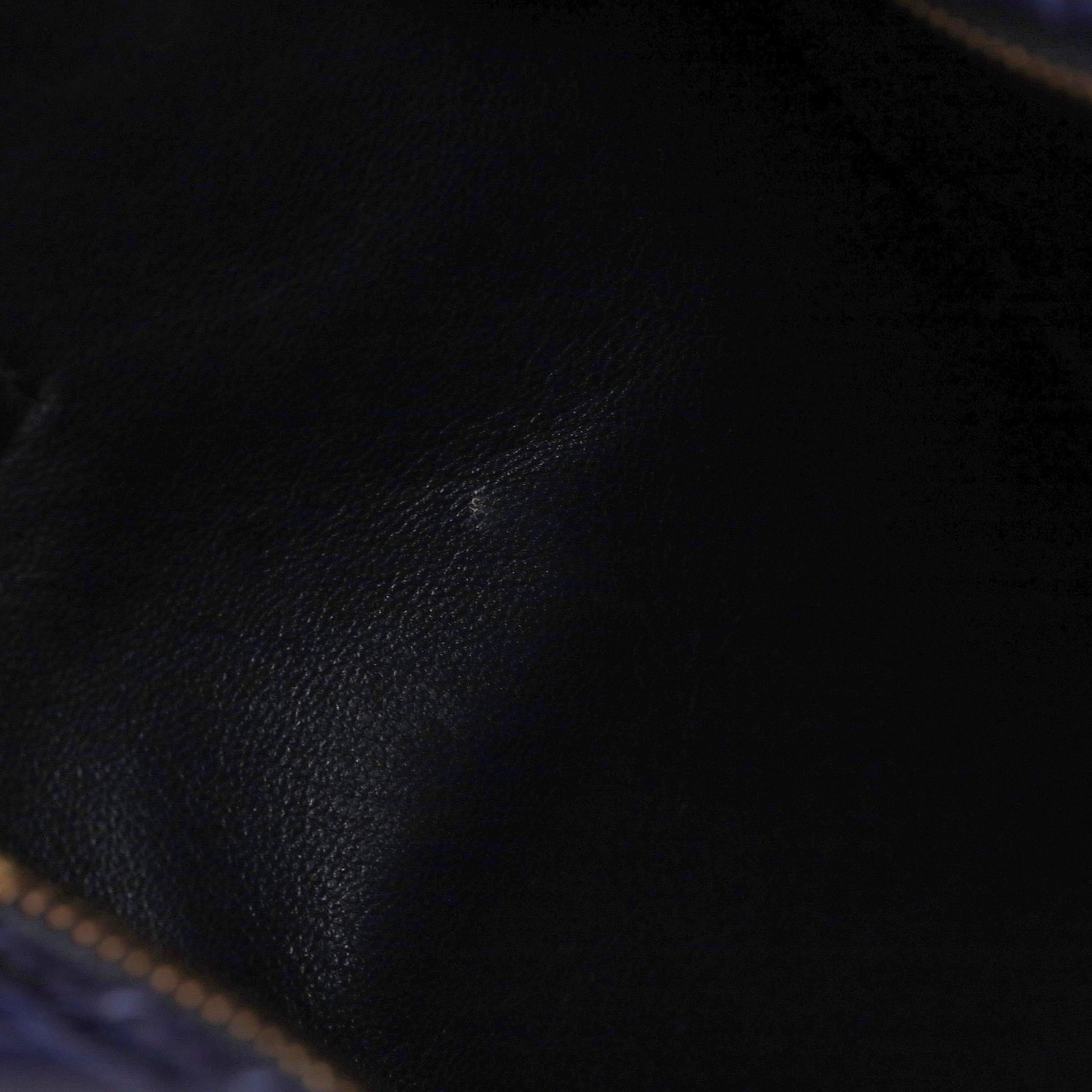Sac de voyage Nano en peau de crocodile Celine en vente 5