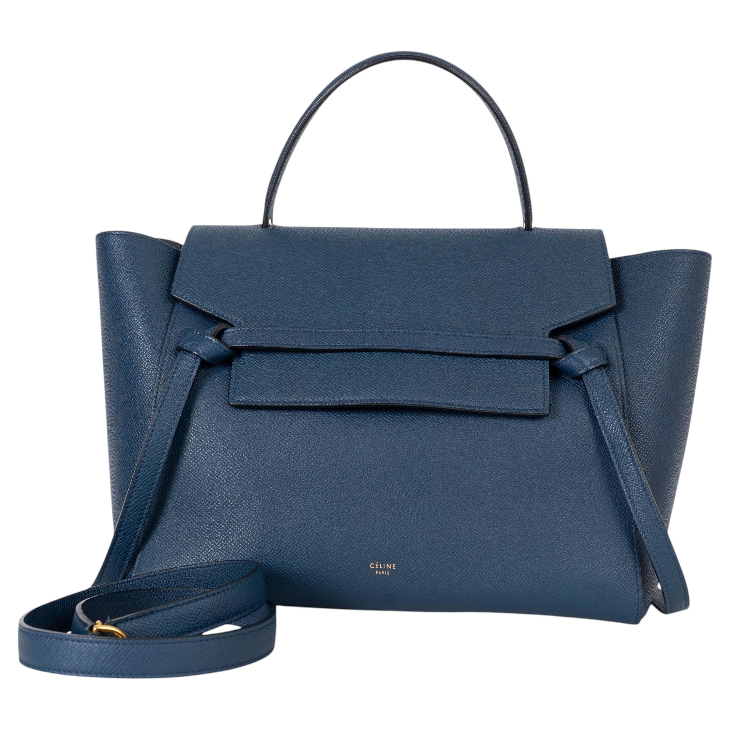 Bolso MINI BELT de CELINE en azul marino, de piel granulada