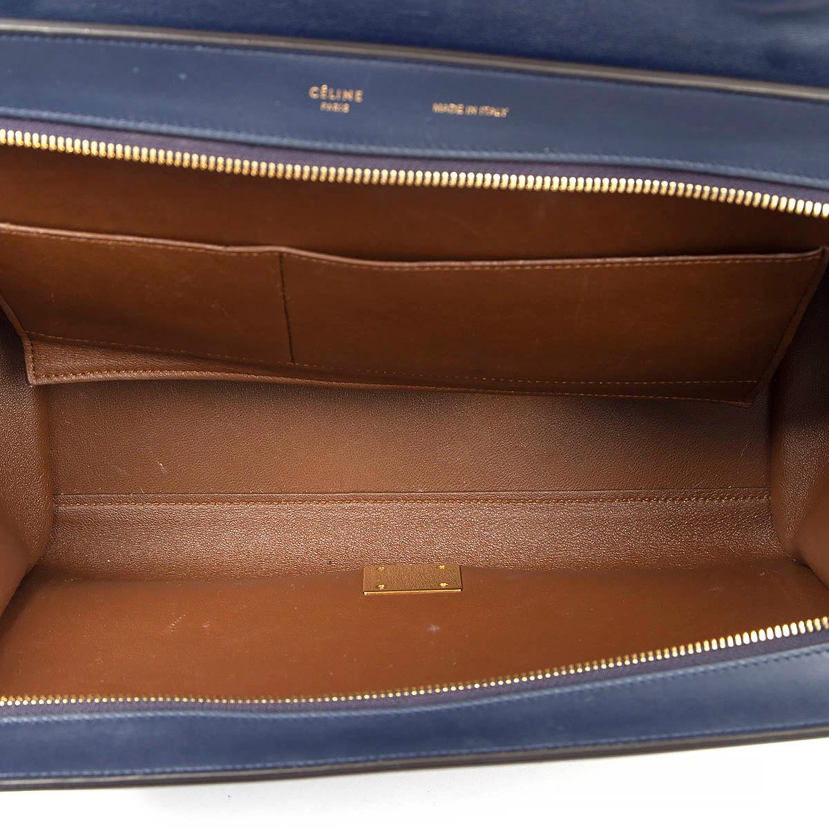 CELINE navy blue leather & suede TRAPEZE MEDIUM Shoulder Bag In Excellent Condition For Sale In Zürich, CH