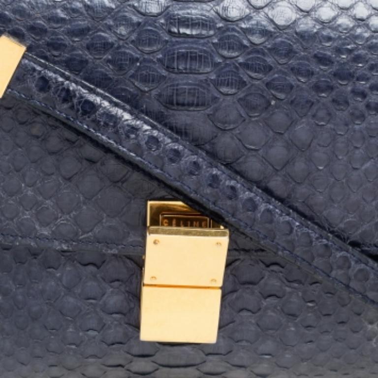 Sac à bandoulière moyen Classic Box en python bleu marine de Celine État moyen - En vente à Dubai, Al Qouz 2