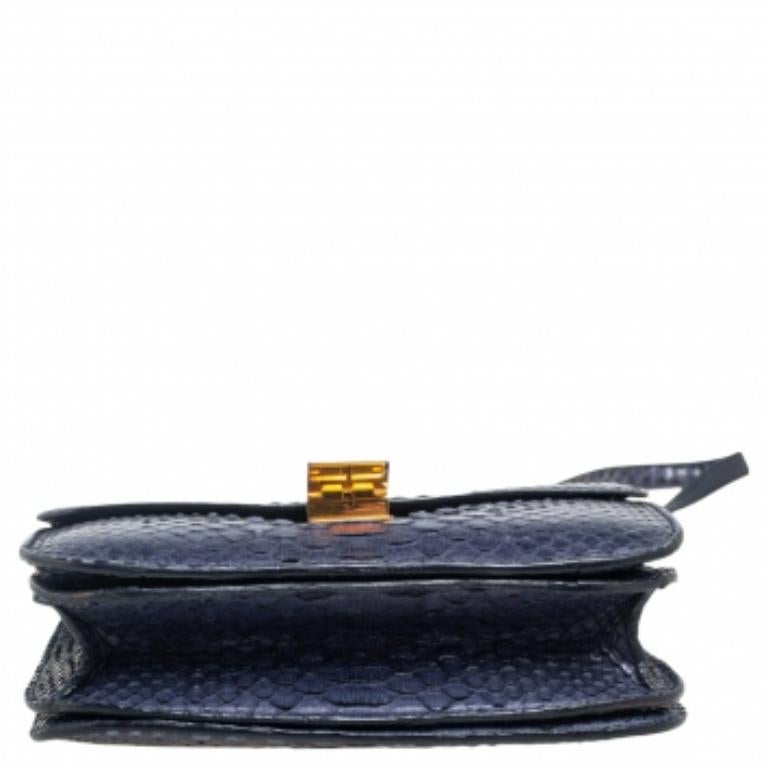 Sac à bandoulière moyen Classic Box en python bleu marine de Celine en vente 2