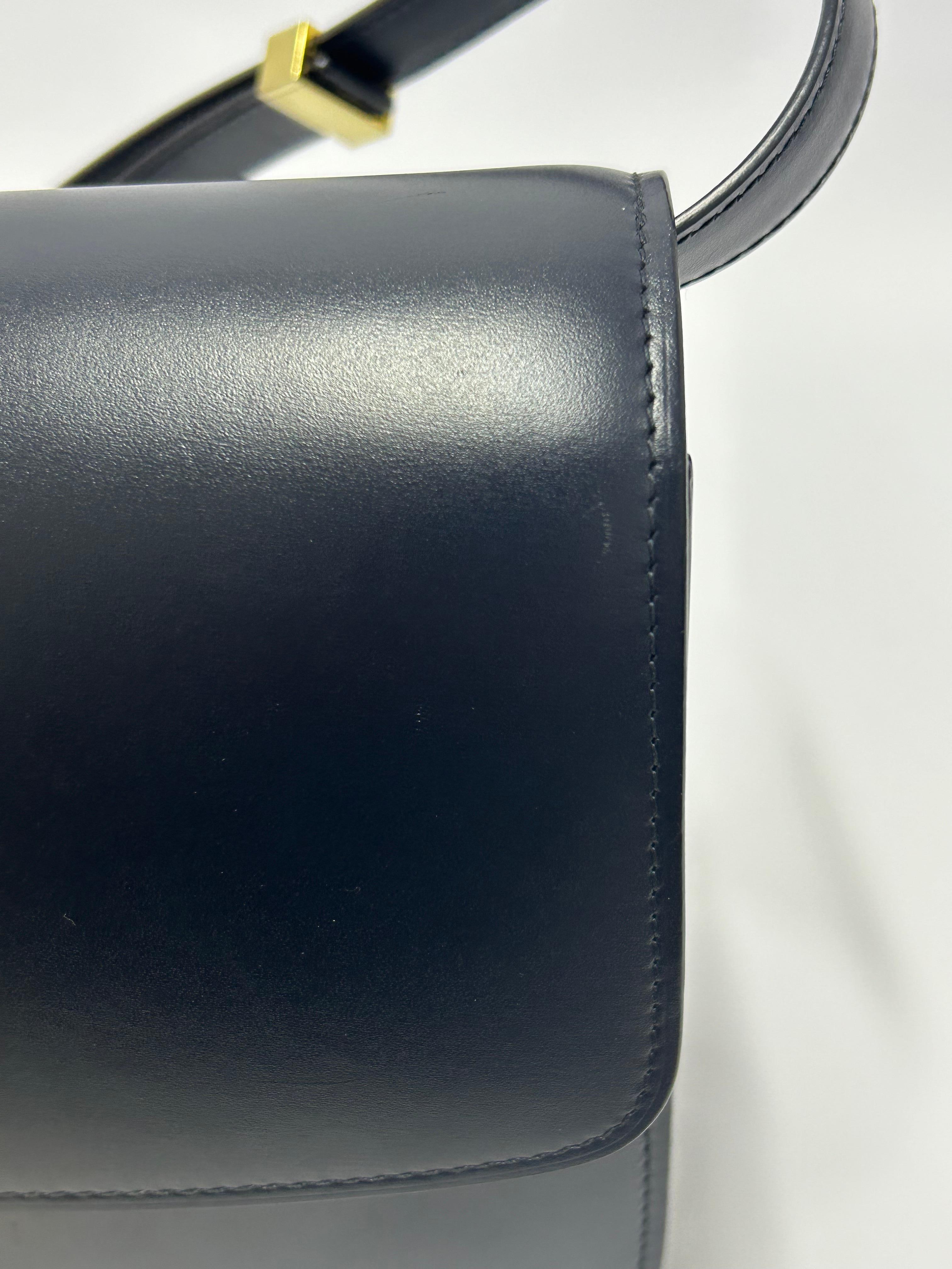 Celine Navy Leather Medium Classic Box Shoulder Bag For Sale 7