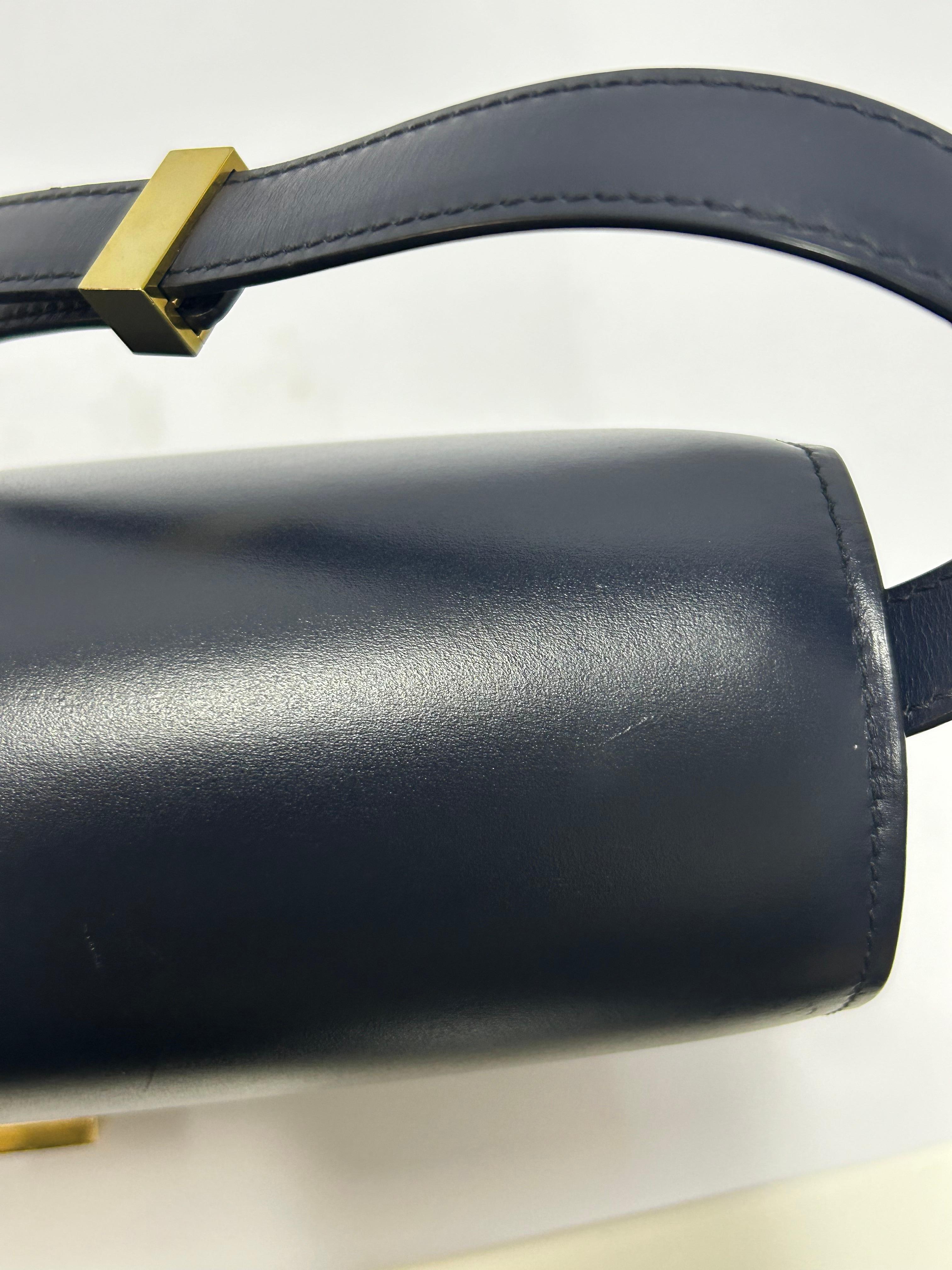 Celine Navy Leather Medium Classic Box Shoulder Bag For Sale 10