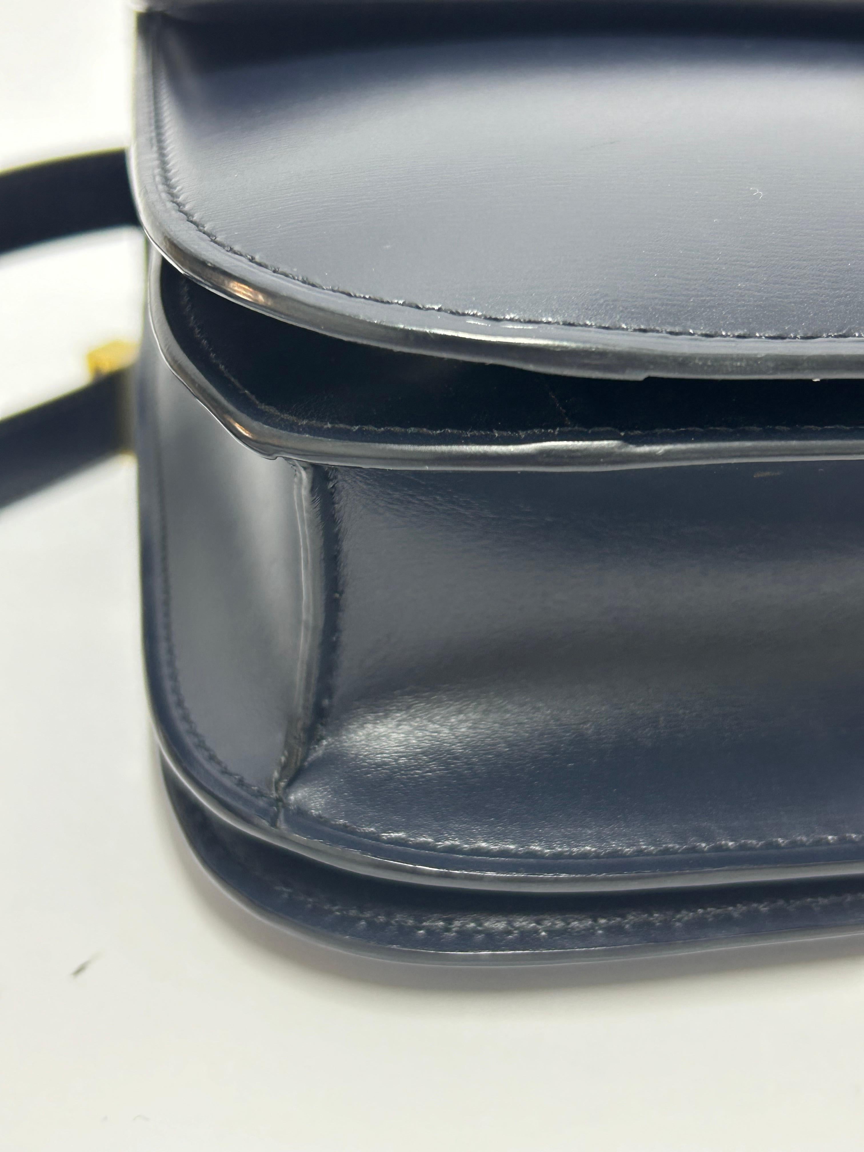 Celine Navy Leather Medium Classic Box Shoulder Bag For Sale 12