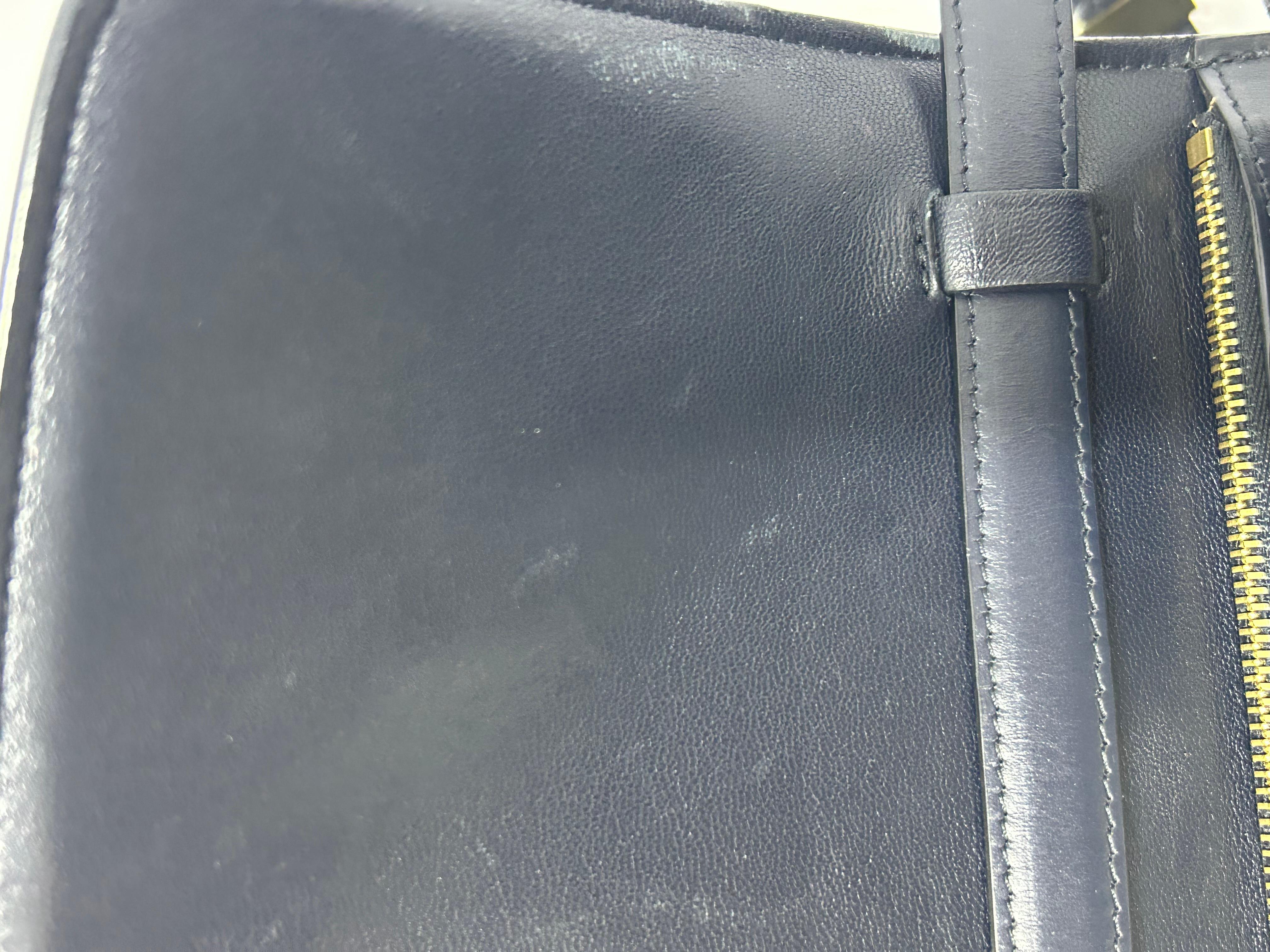 Celine Navy Leather Medium Classic Box Shoulder Bag For Sale 15