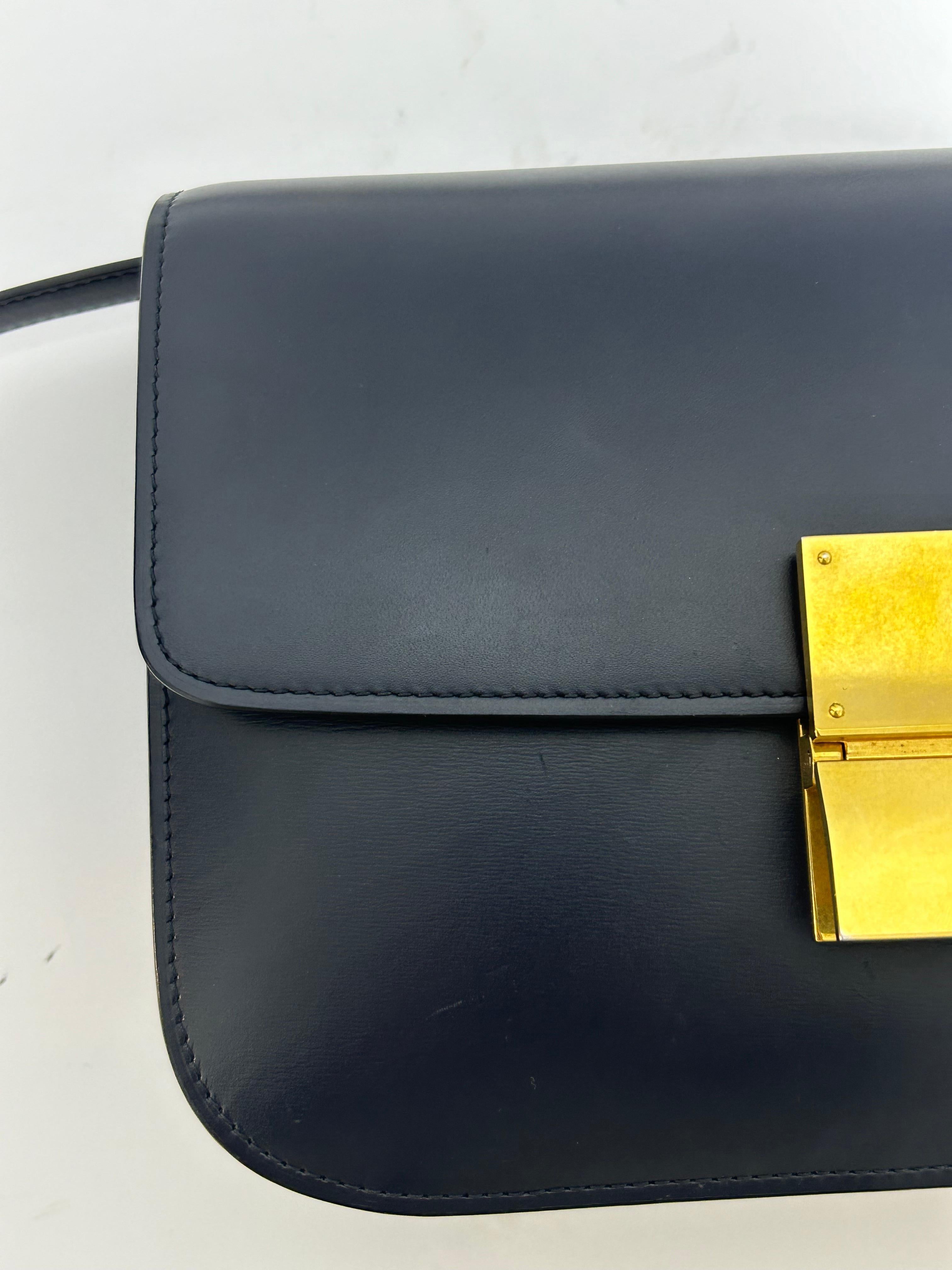 Celine Navy Leather Medium Classic Box Shoulder Bag For Sale 5