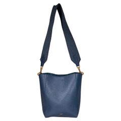 Céline Marineblaue kleine Sangle Bucket Bag aus Leder