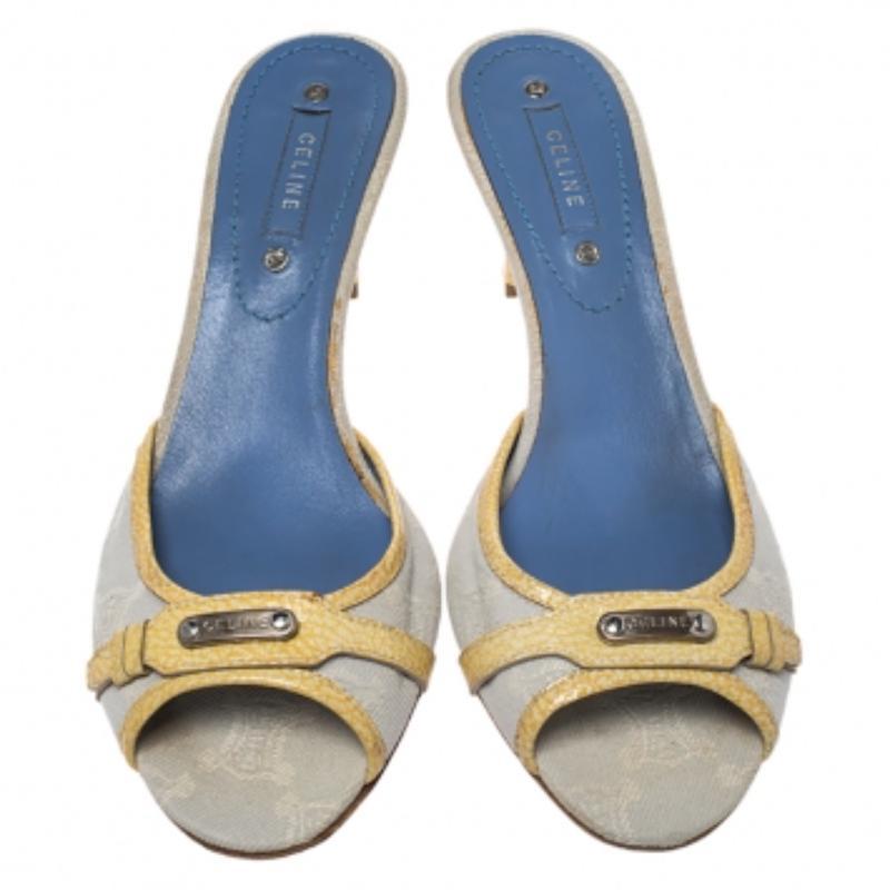 Celine Off-white/Yellow Macadam Canvas And Patent Trim Slide Sandals Size 40 in vendita 1