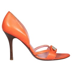 Céline Sandali in pelle arancione con fibbie Taglia IT 38