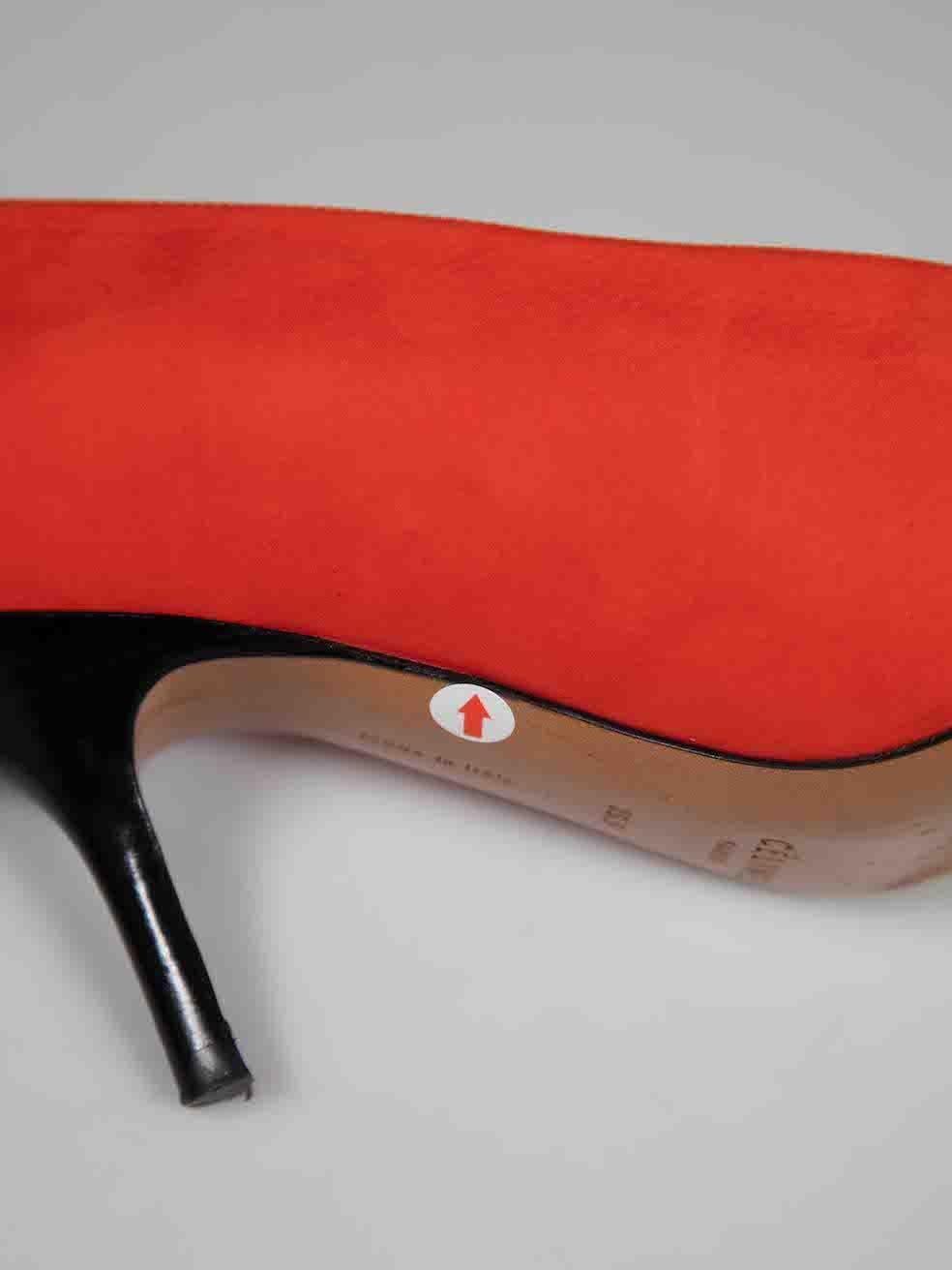 Céline Bombas de ante naranja con cuello en V Talla IT 35.5 en venta 5