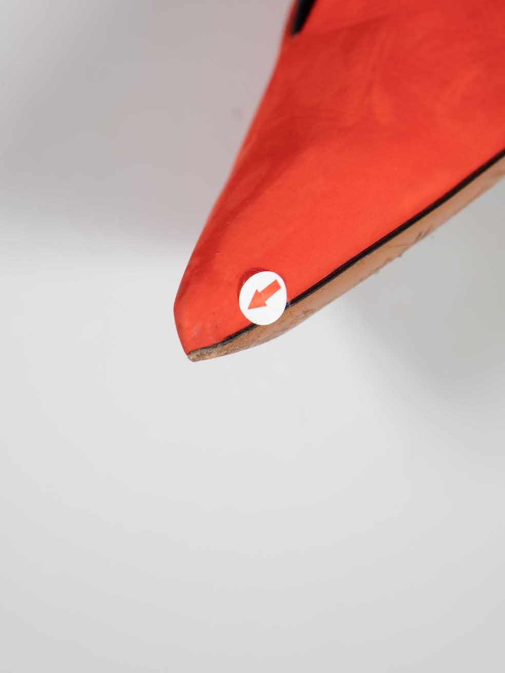 Céline Bombas de ante naranja con cuello en V Talla IT 35.5 en venta 1