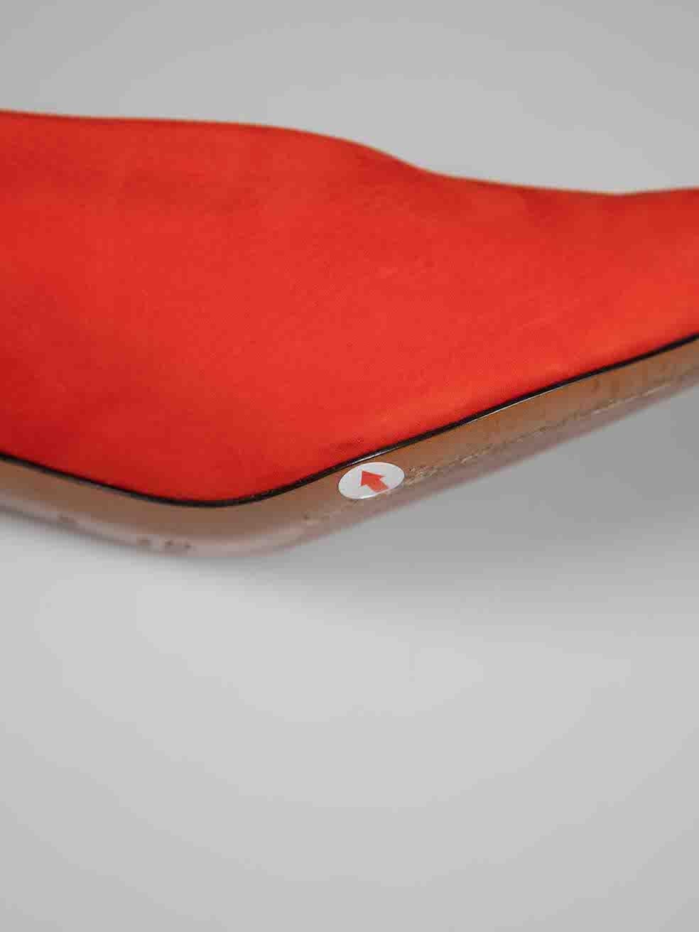 Céline Bombas de ante naranja con cuello en V Talla IT 35.5 en venta 4