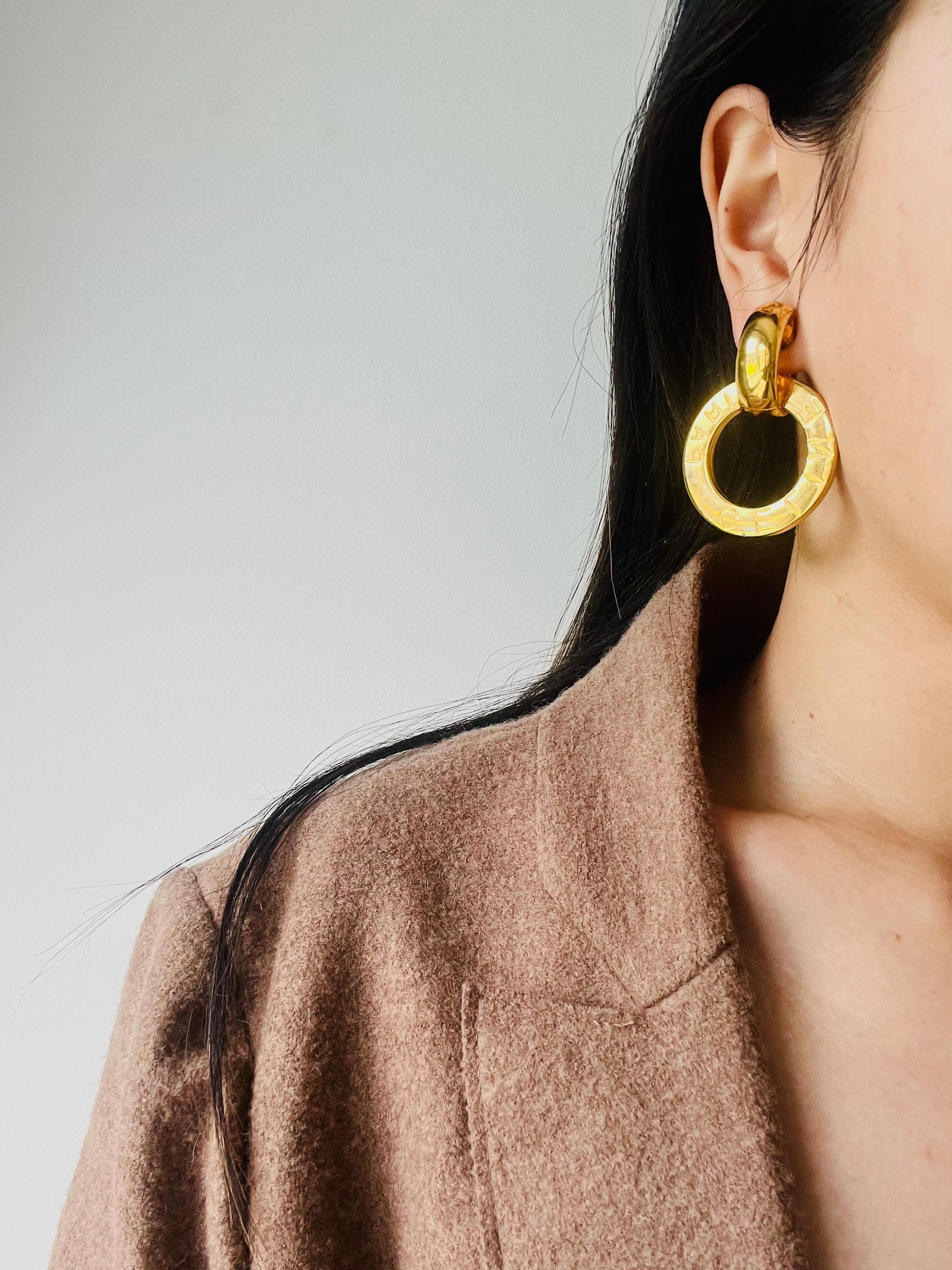 Celine Paris 1980s Vintage Massive Iconic Logo Circle Hoop Drop Clip Earrings en venta 2