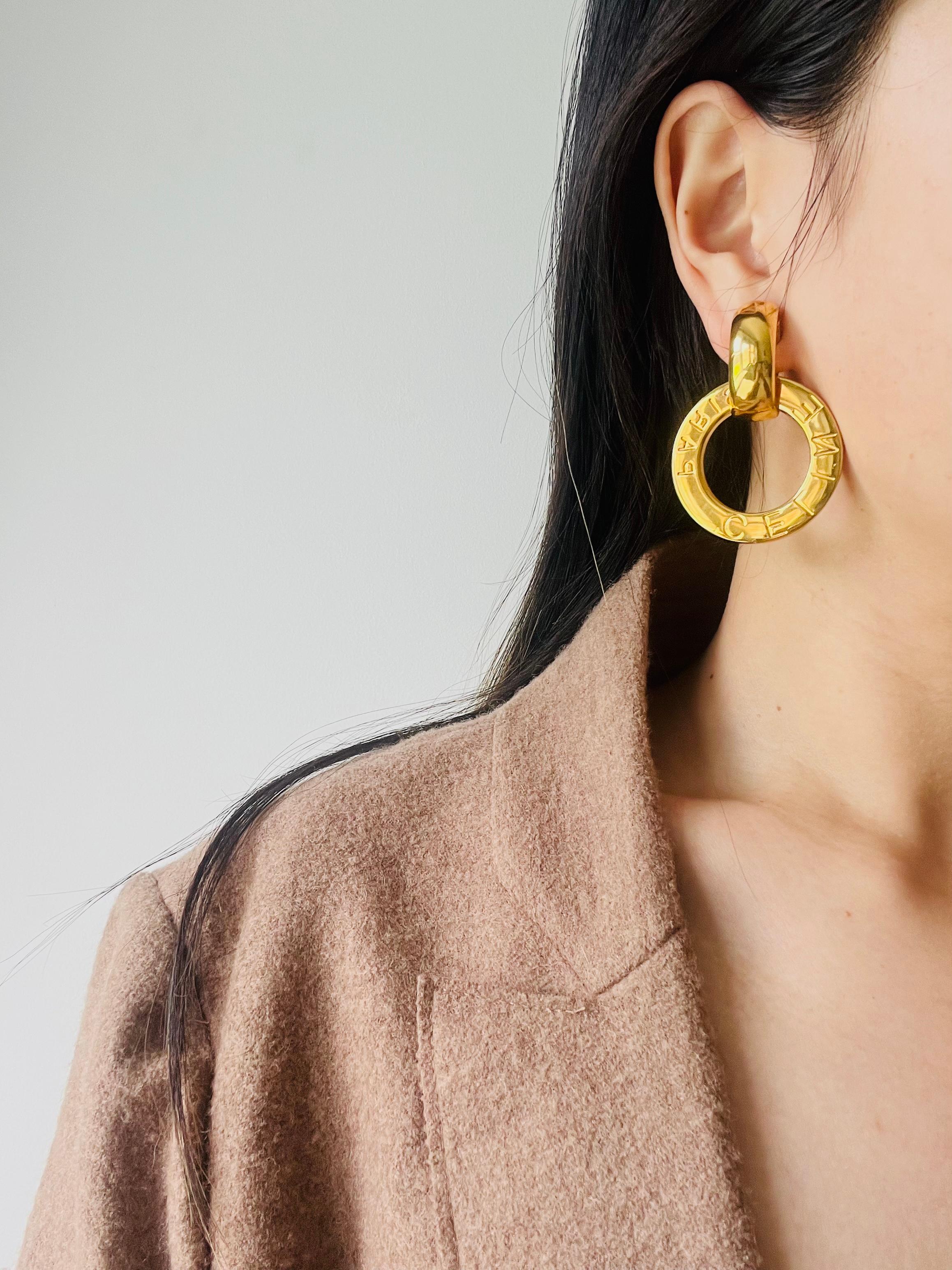 Celine Paris 1980s Vintage Massive Iconic Logo Circle Hoop Drop Clip Earrings en venta 3