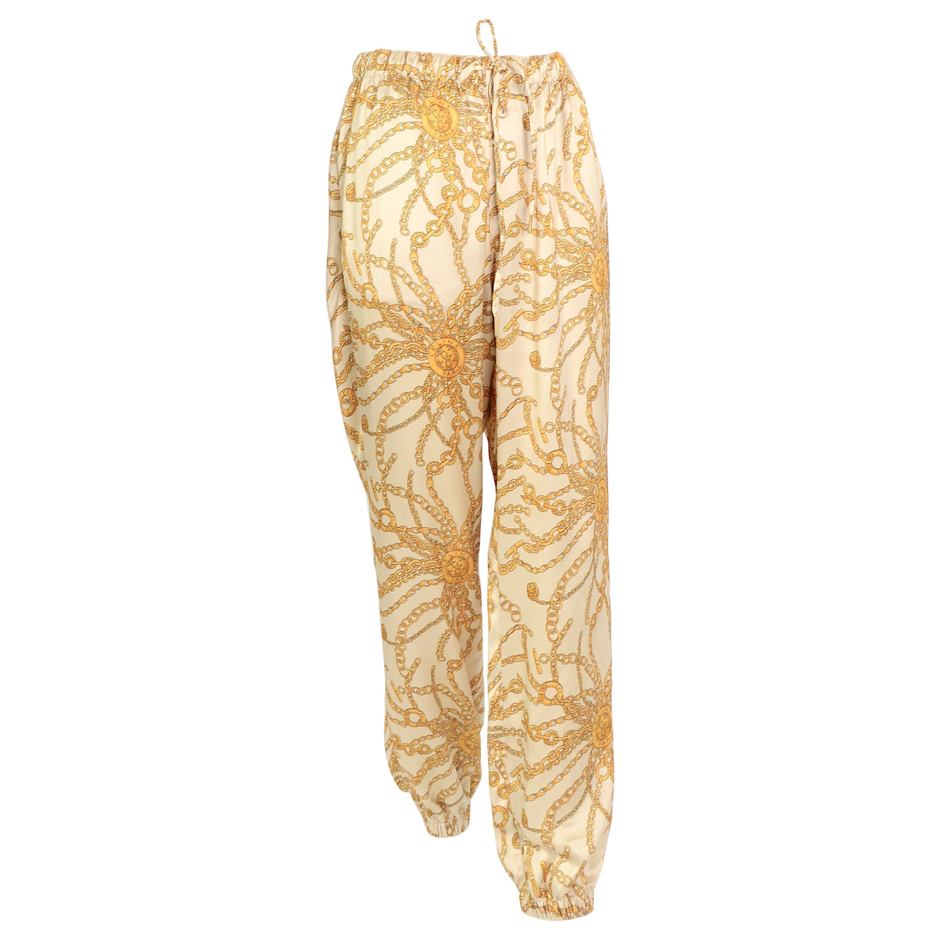 Celine Paris by Hedi Slimane primavera/verano 2021 pantalón satinado con estampado de cadenas