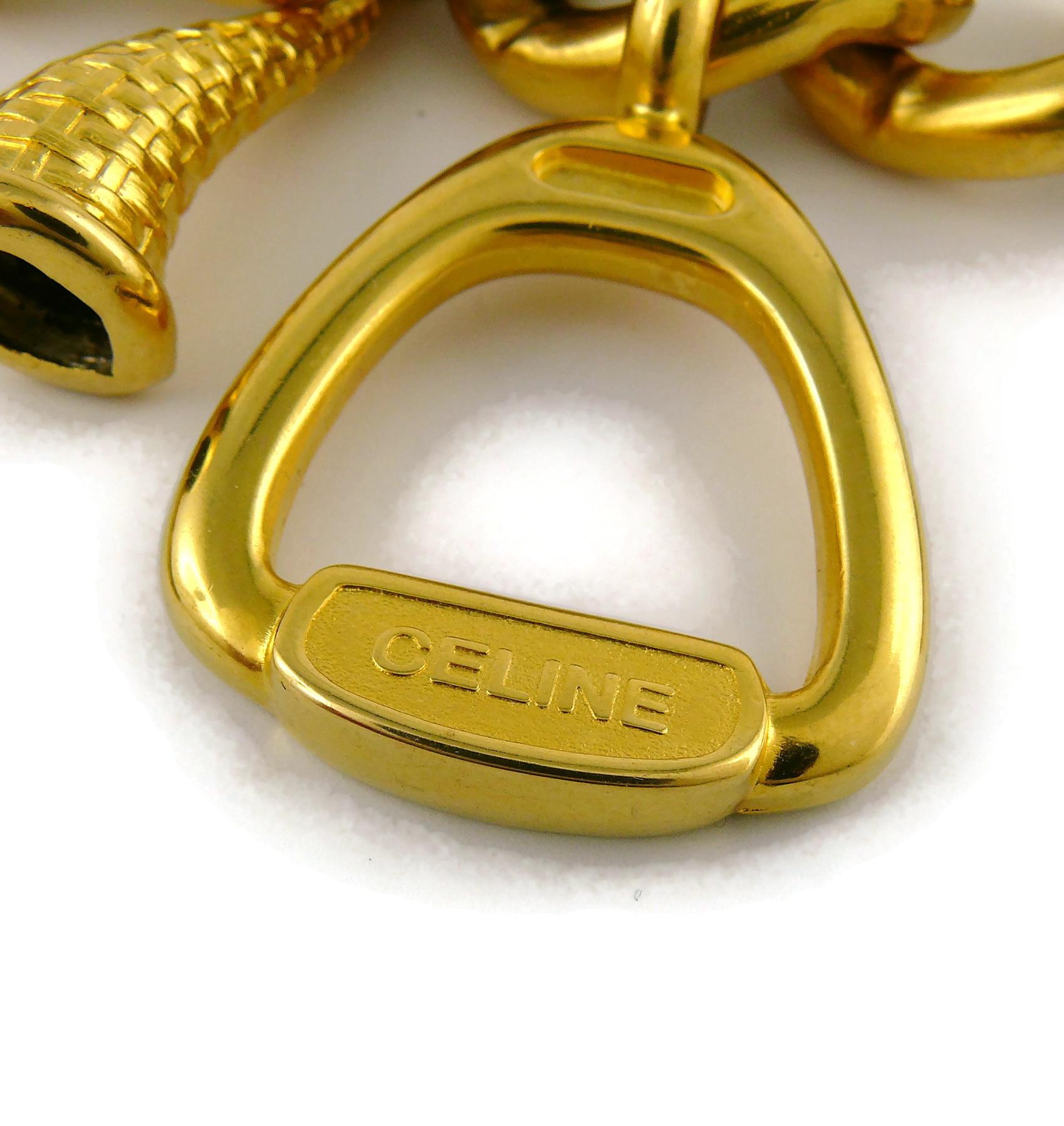 Celine Paris Bracelet à breloques équestres vintage en or épais de couleur or en vente 6