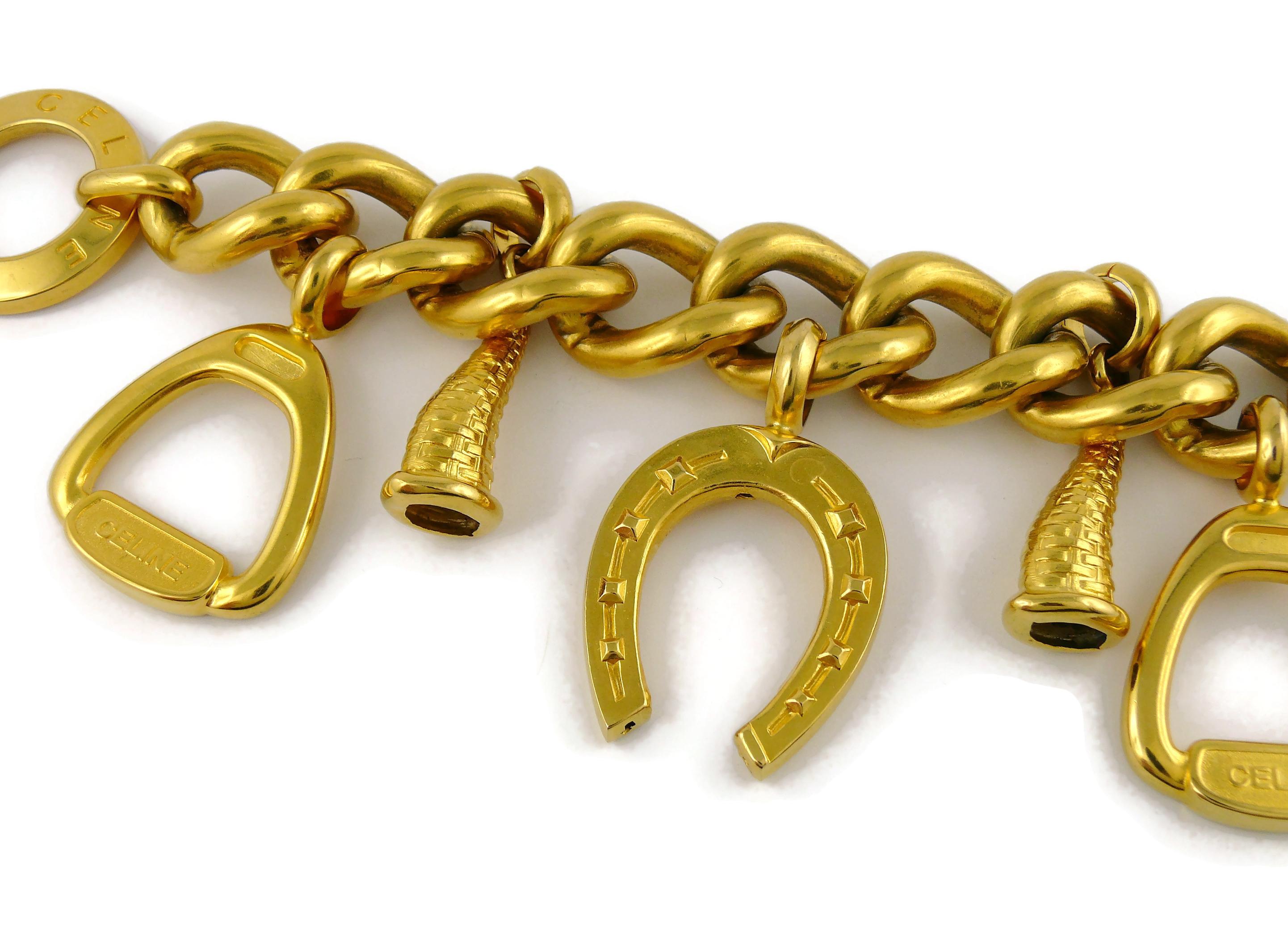 Celine Paris Bracelet à breloques équestres vintage en or épais de couleur or Pour femmes en vente