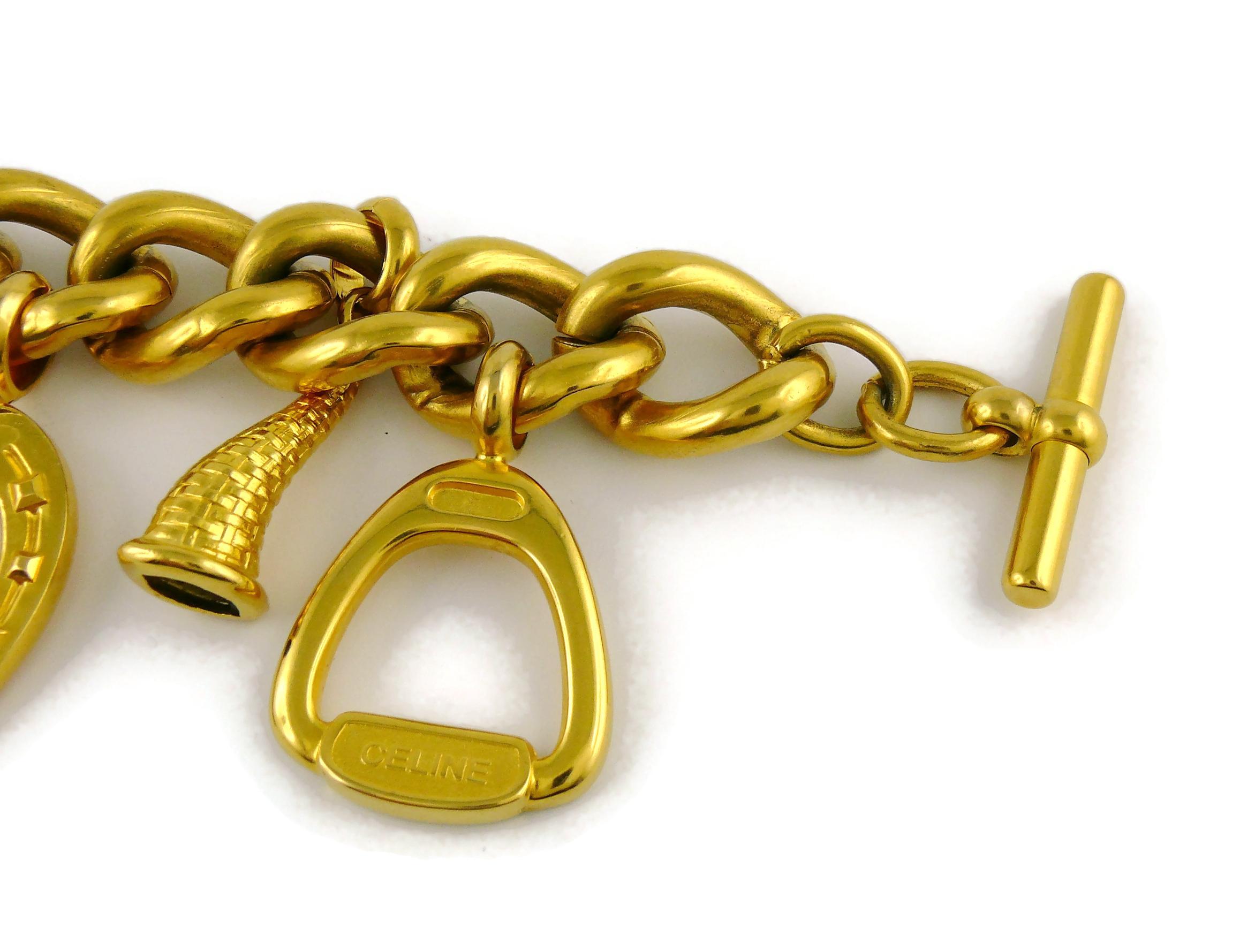 Celine Paris Bracelet à breloques équestres vintage en or épais de couleur or en vente 2