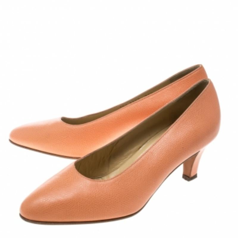 Escarpins Celine rose pêche, taille 37,5 en vente 2