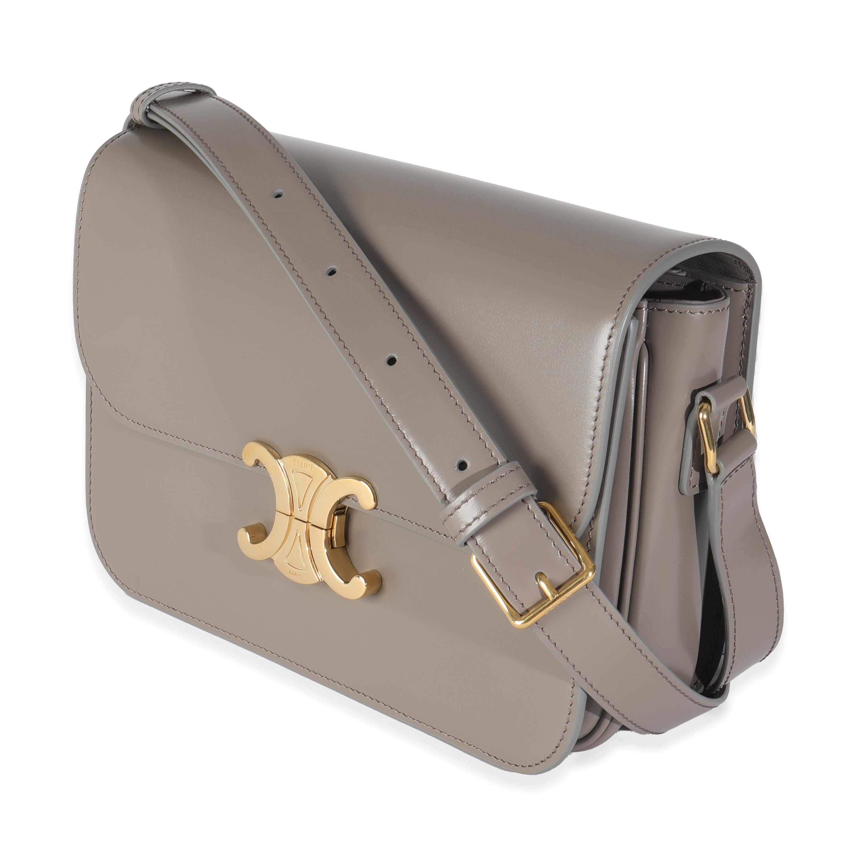 Celine Pebble Shiny Calfskin Medium Classique Triomphe Bag In Excellent Condition In New York, NY