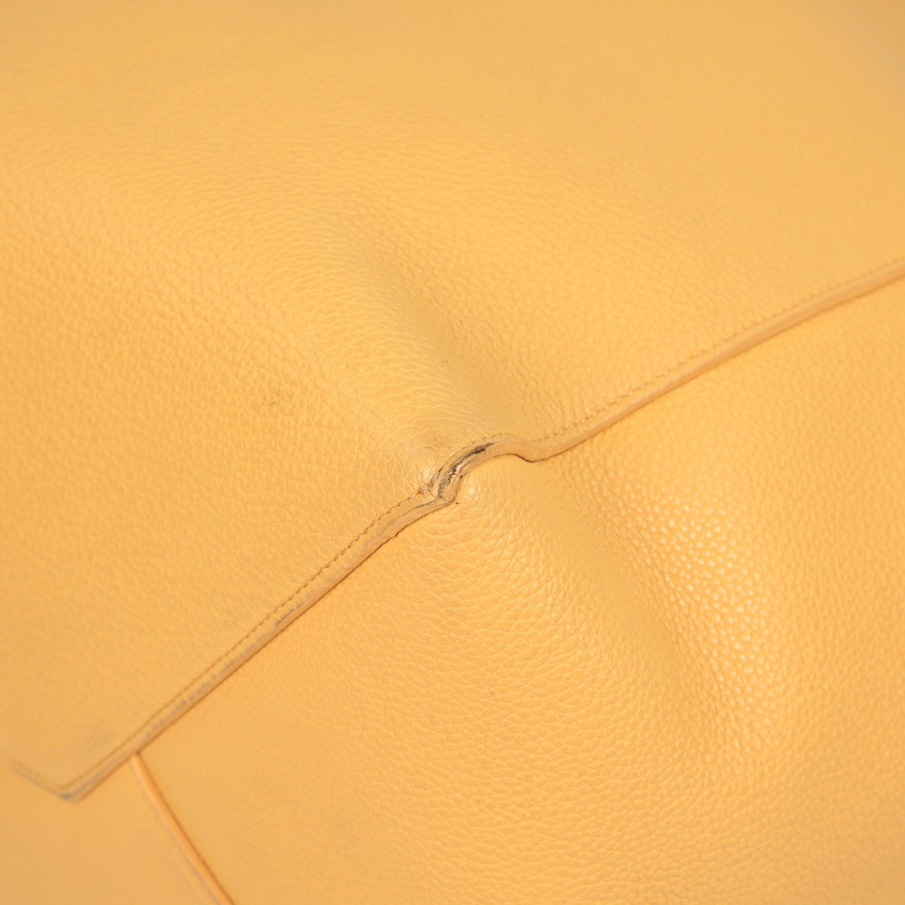 Celine Phantom leather handbag For Sale 15