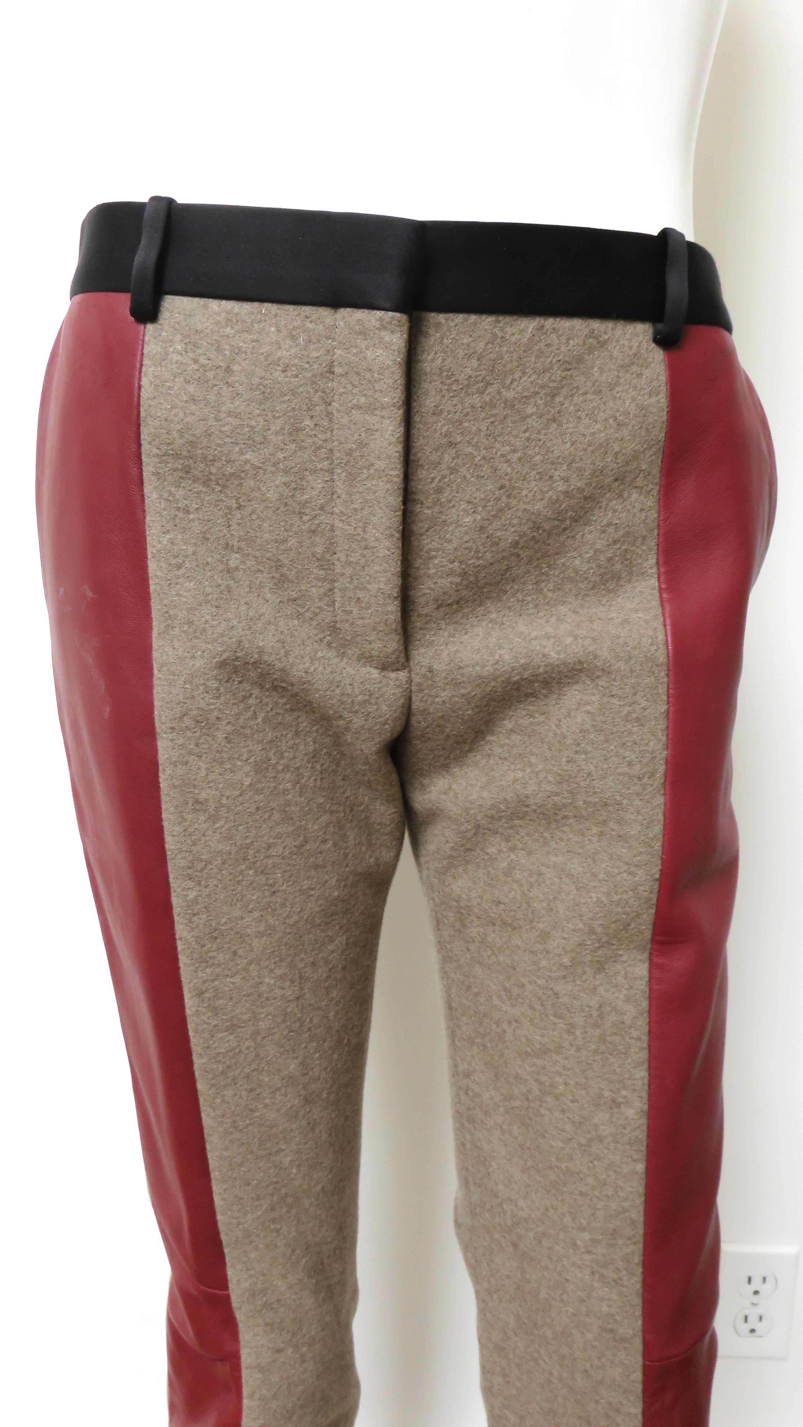Marrone Celine Pheobe Philo Pantaloni in lana e pelle a blocchi di colore A/I 2011 in vendita