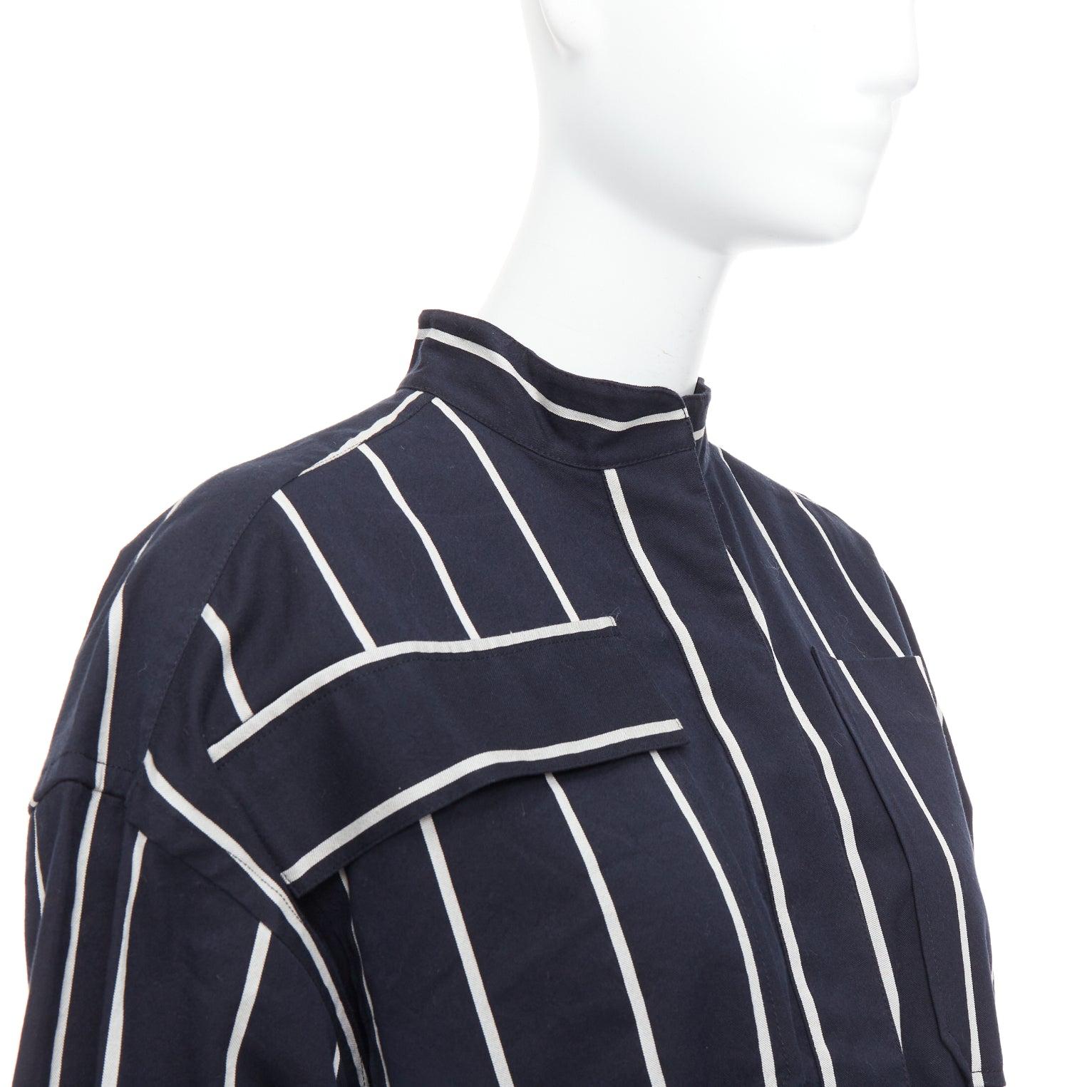 CELINE Phoebe Philo 2018 Runway black vertical stripe belted dress FR34 XS
Reference: SNKO/A00447
Brand: Celine
Designer: Phoebe Philo
Model: Robe Rayee
Collection: SS 2018 - Runway
Material: Cotton, Blend
Color: Navy, White
Pattern:
