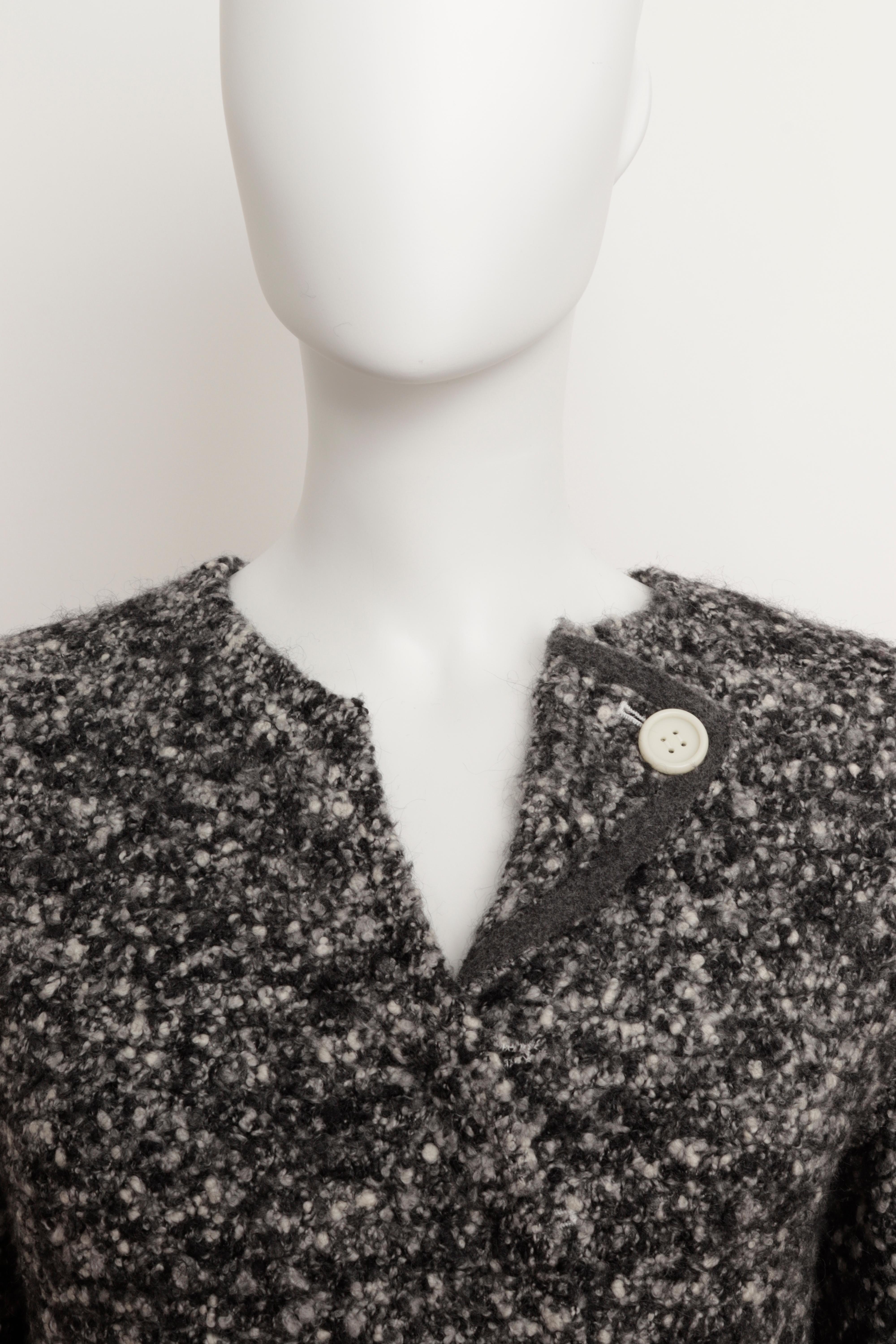 Celine Phoebe Philo A/I 2014: Top a portafoglio in maglia boucle in lana bianca e nera in vendita 1