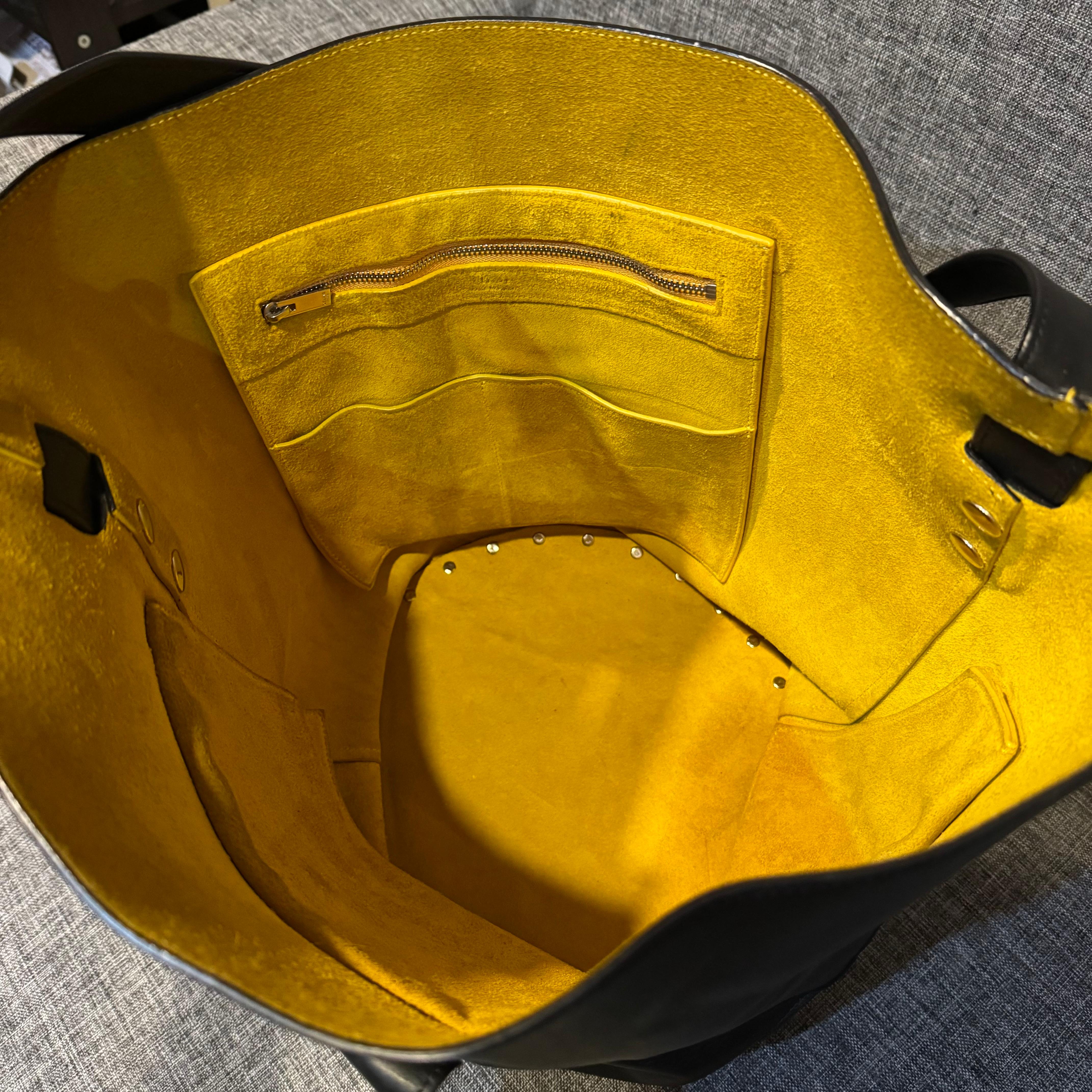 Celine - Phoebe Philo - Sac à dos en cuir noir pour motards en vente 2