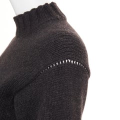 CELINE Phoebe Philo – kurzer Pullover aus anthrazitfarbener Yakwolle mit kontrastierenden Strickbündchen, Größe XS
