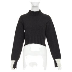 CELINE Phoebe Philo – kurzer Pullover aus anthrazitfarbener Yakwolle mit kontrastierenden Strickbündchen, Größe XS