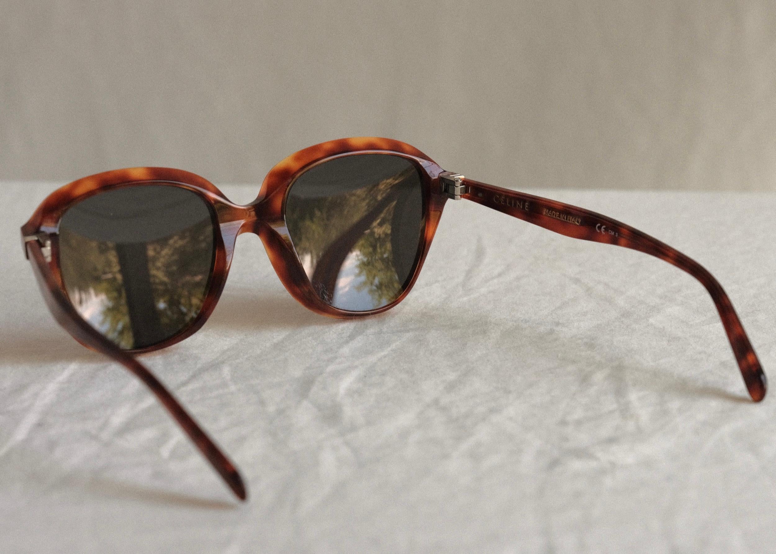 Céline Phoebe Philo Era Tortoise Sunglasses In Good Condition For Sale In Los Angeles, CA