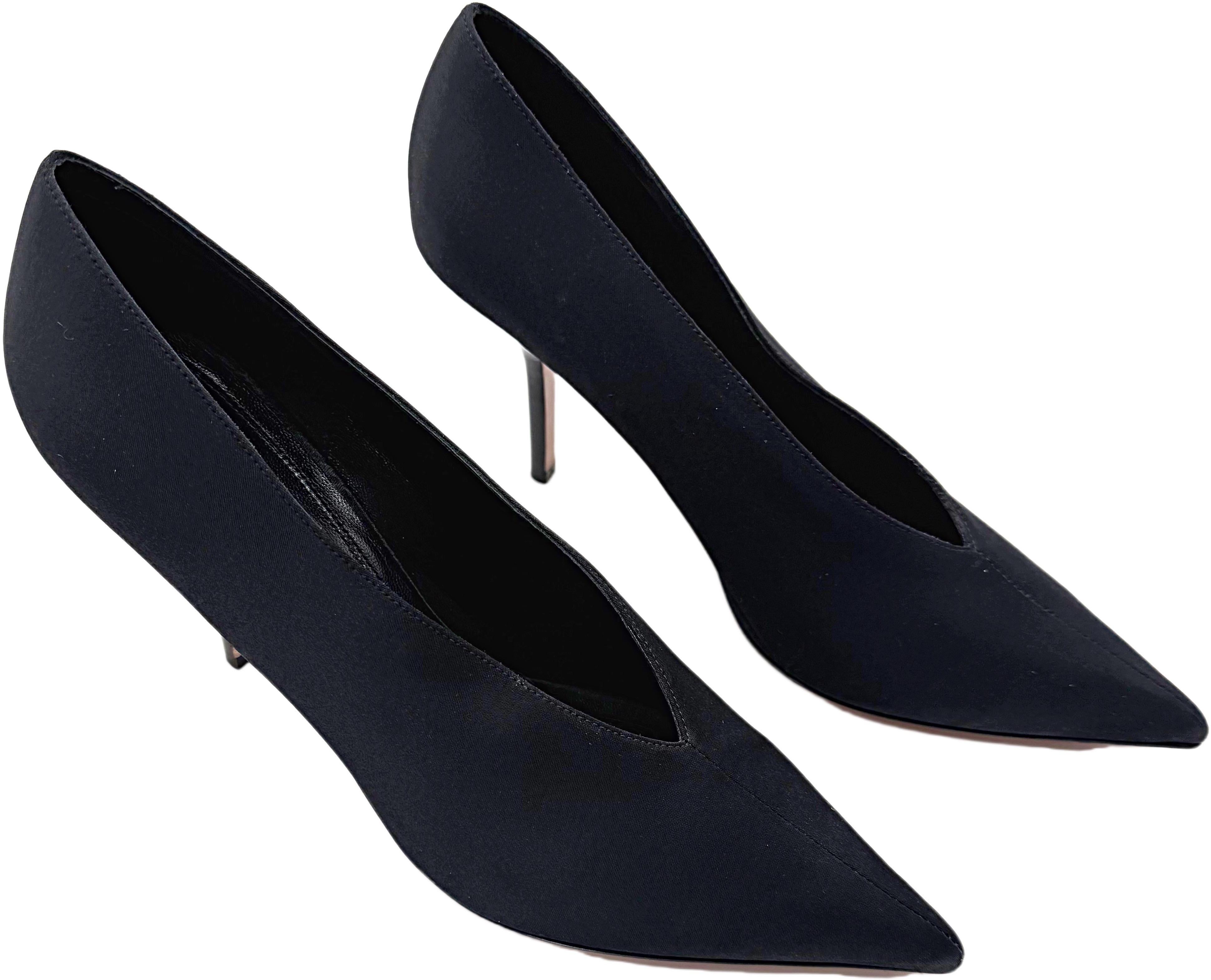 Celine Phoebe Philo Fall 2016 38.5 V-Neck Black Silk Pointy Toe High Heels Shoes For Sale 3