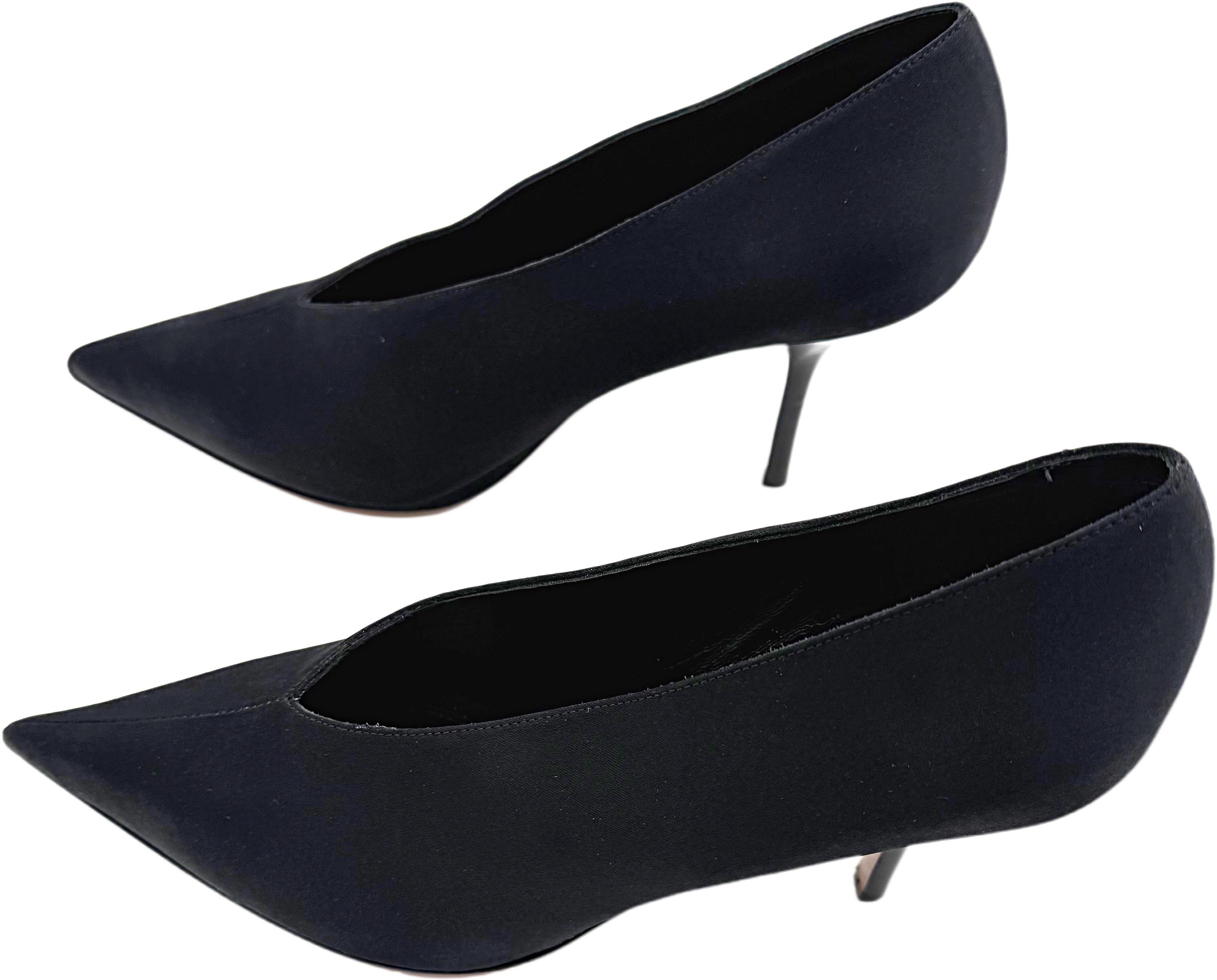 Celine Phoebe Philo Fall 2016 38.5 V-Neck Black Silk Pointy Toe High Heels Shoes For Sale 5