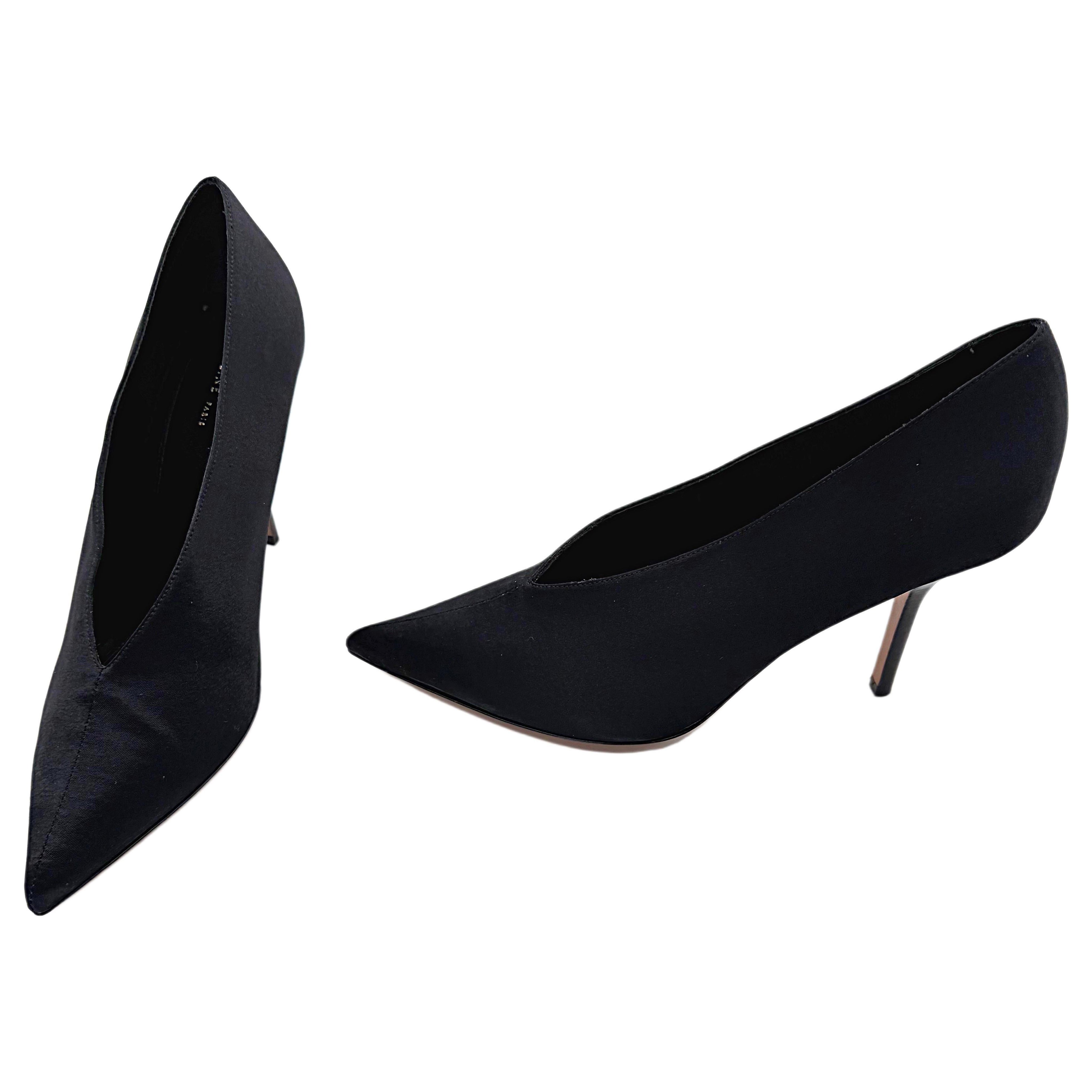 Celine Phoebe Philo Herbst 2016 38,5 V-Ausschnitt Schwarz Seide Spitze Zehenhohe High Heels Schuhe mit V-Ausschnitt im Angebot