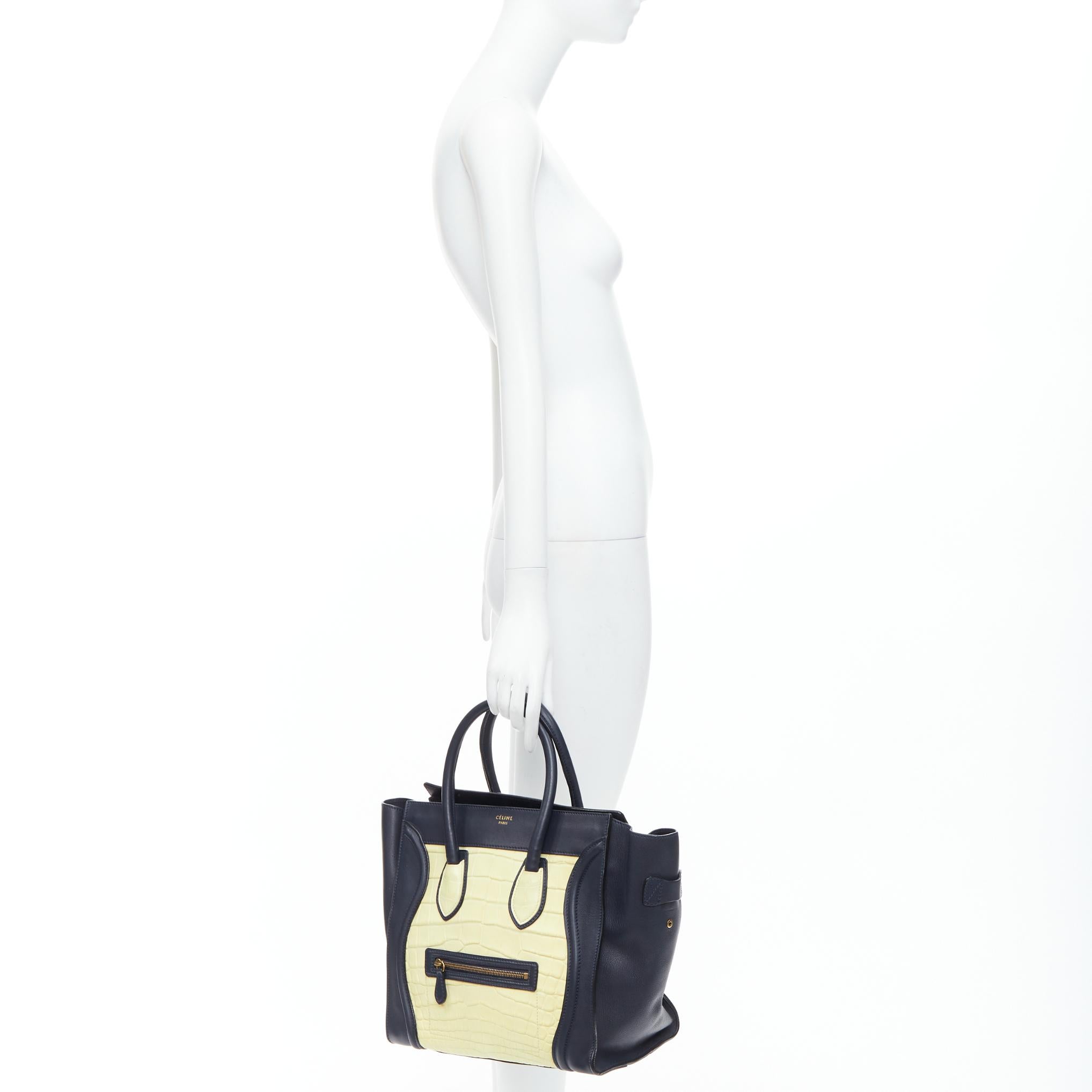 CELINE Phoebe Philo Medium Luggage cream black embossed tote bag
Reference: NKLL/A00307
Brand: Celine
Designer: Phoebe Philo
Model: Medium Luggage
Material: Leather
Color: Black, Cream
Pattern: Animal Print
Closure: Zip
Lining: Black Leather
Extra