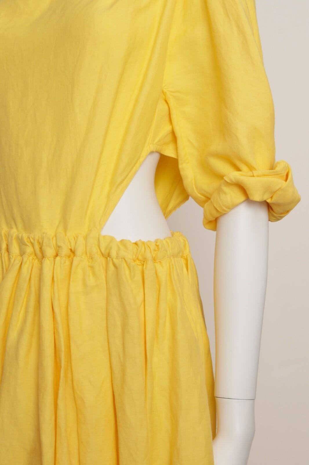 Maxivestido Celine Phoebe Philo Resort 2018 con aberturas en lino amarillo en venta 6