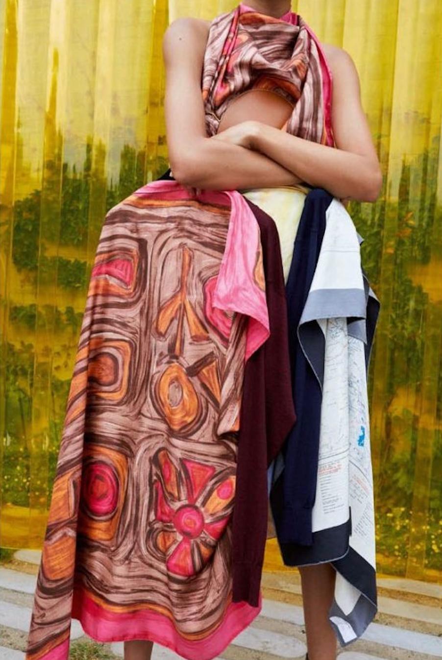 Celine Phoebe Philo Resort 2018 Navy V Neck Sweater Jumper Silk Map – Size Small (Schwarz) im Angebot