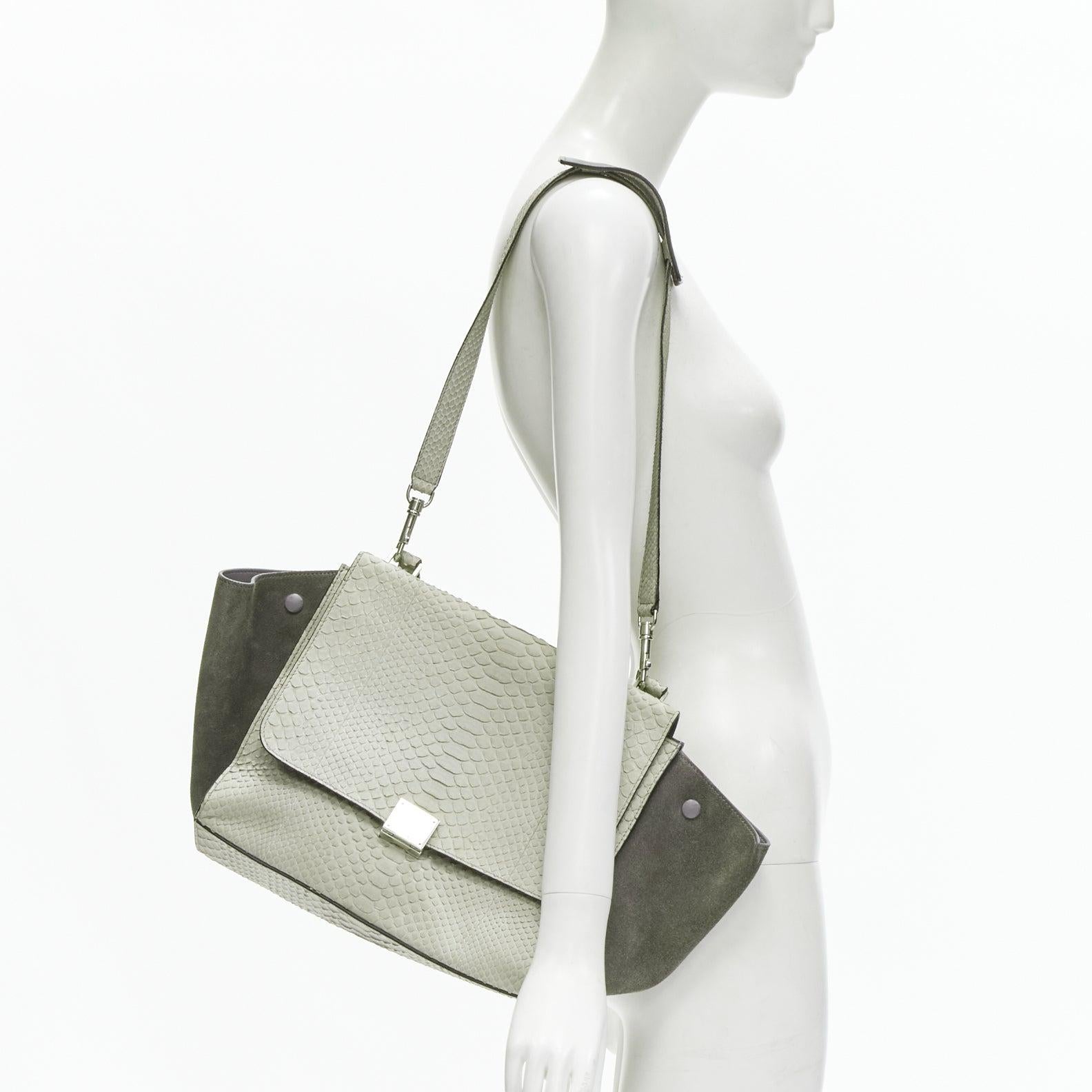 CELINE Phoebe Philo Trapeze grey scaled leather suede flared flap satchel bag
Reference: VACN/A00032
Brand: Celine
Designer: Phoebe Philo
Model: Trapeze
Material: Leather, Suede
Color: Grey
Pattern: Solid
Closure: Lock
Lining:  Leather
Extra
