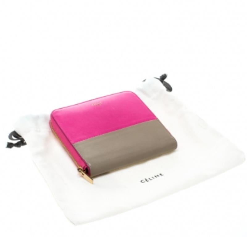 Portefeuille compact zippé en cuir rose/beige de Celine en vente 6