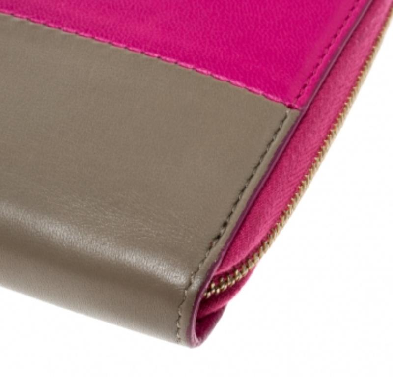 Portefeuille compact zippé en cuir rose/beige de Celine Pour femmes en vente