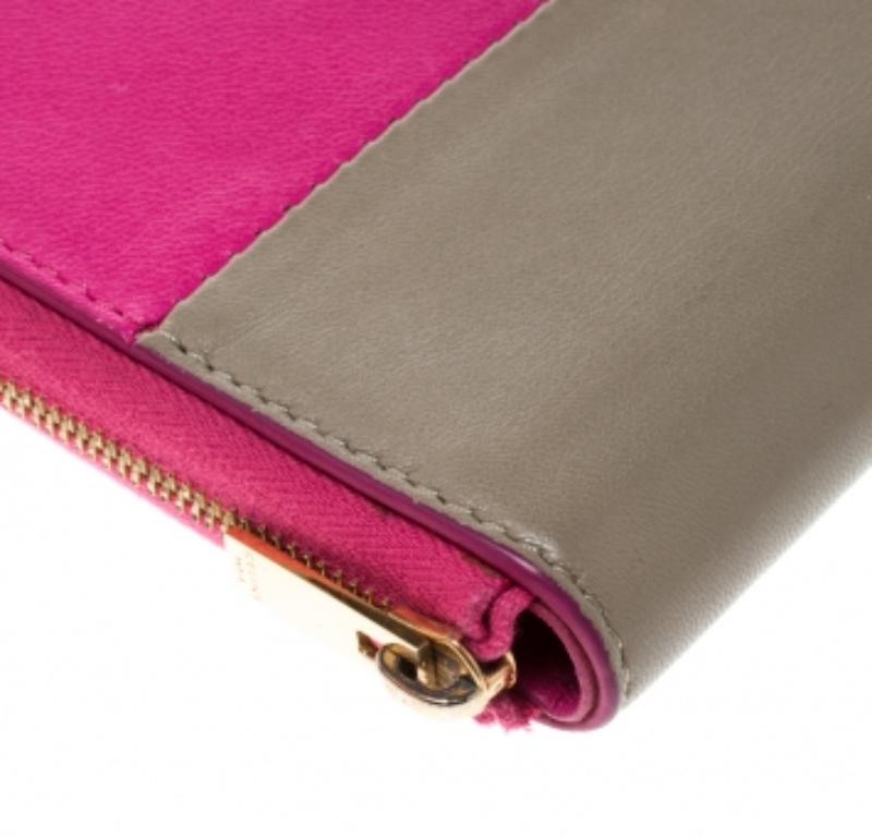 Portefeuille compact zippé en cuir rose/beige de Celine en vente 1