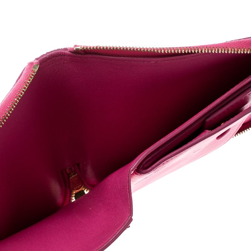 Celine Pink/Beige Leather Zip Around Compact Wallet In Good Condition For Sale In Dubai, Al Qouz 2