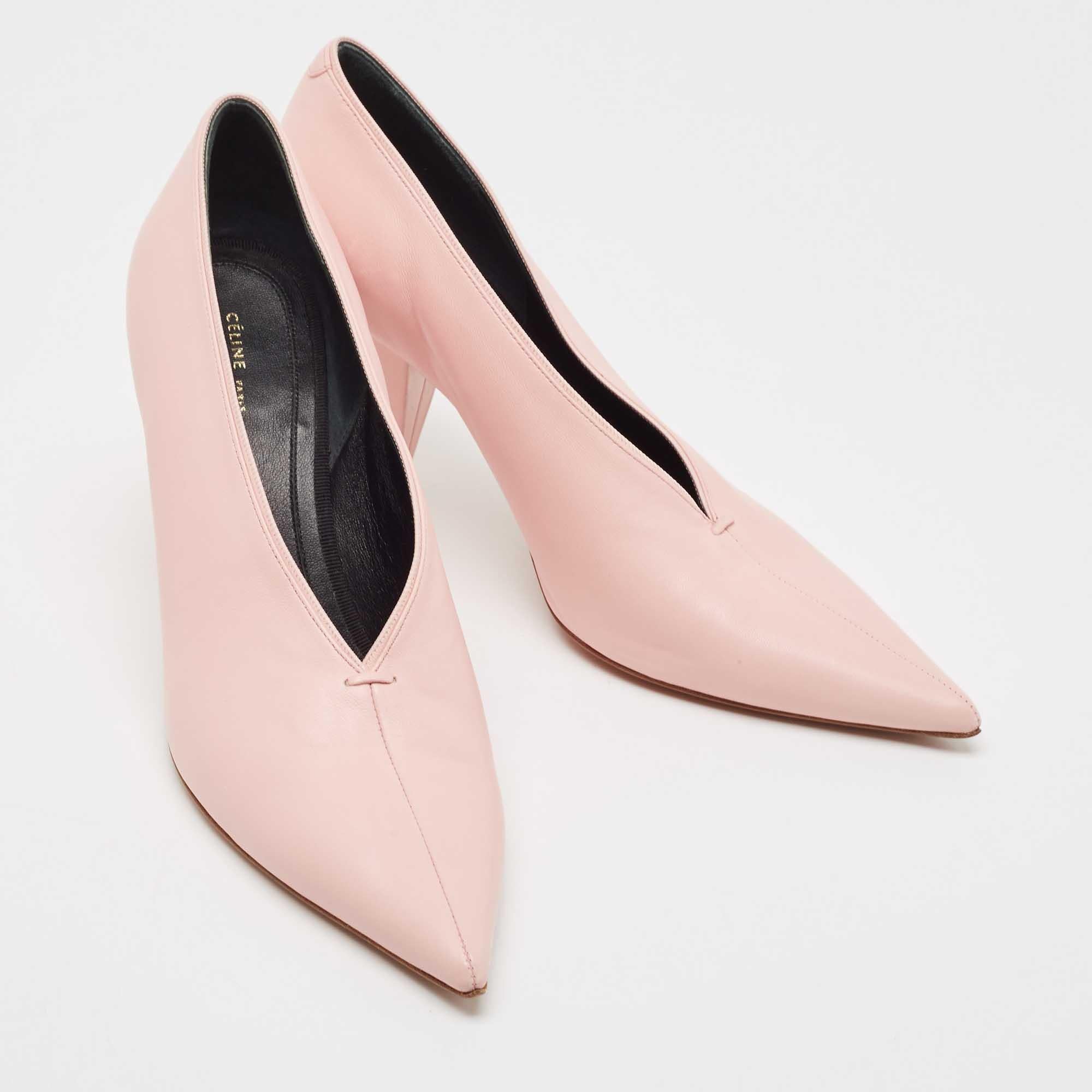 Celine Pink Leather V Neck Pointed Toe Pumps Size 39 In Excellent Condition In Dubai, Al Qouz 2
