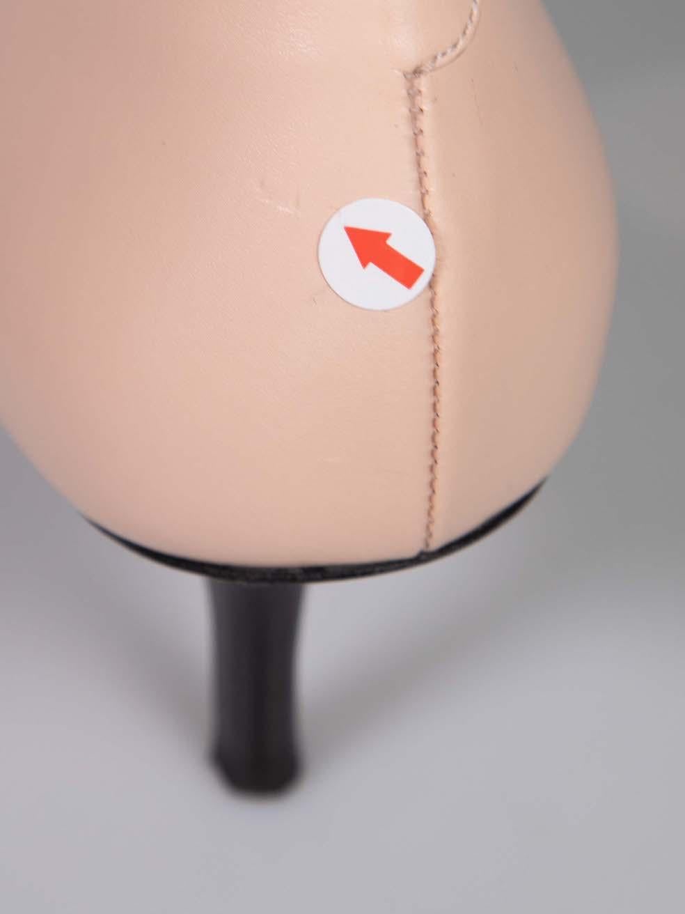 Céline Pink Leather V-Neck Pumps Size IT 35 For Sale 1