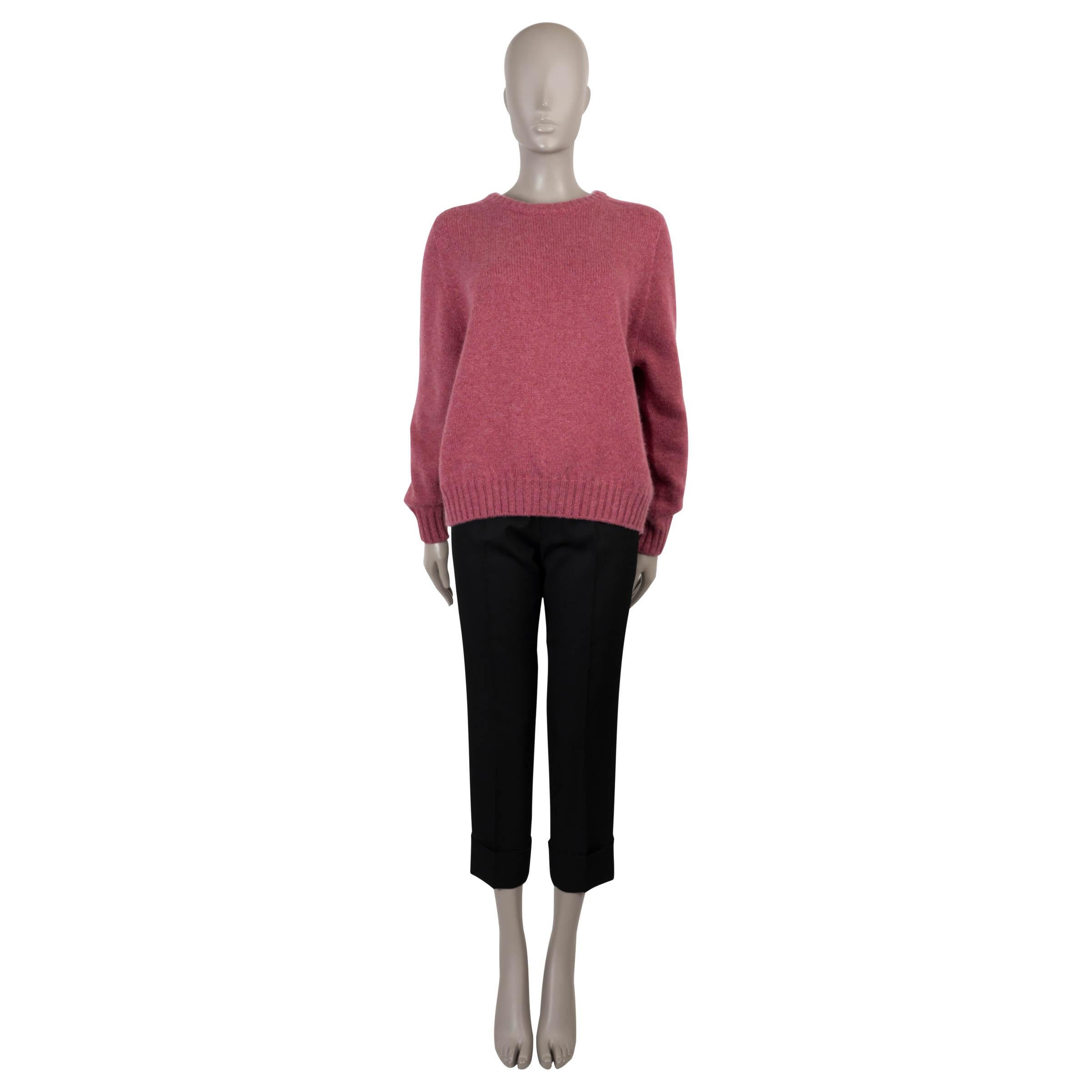 CELINE Himbeere Kaschmir SEAMLESS CREWNECK Pullover L im Zustand „Hervorragend“ im Angebot in Zürich, CH