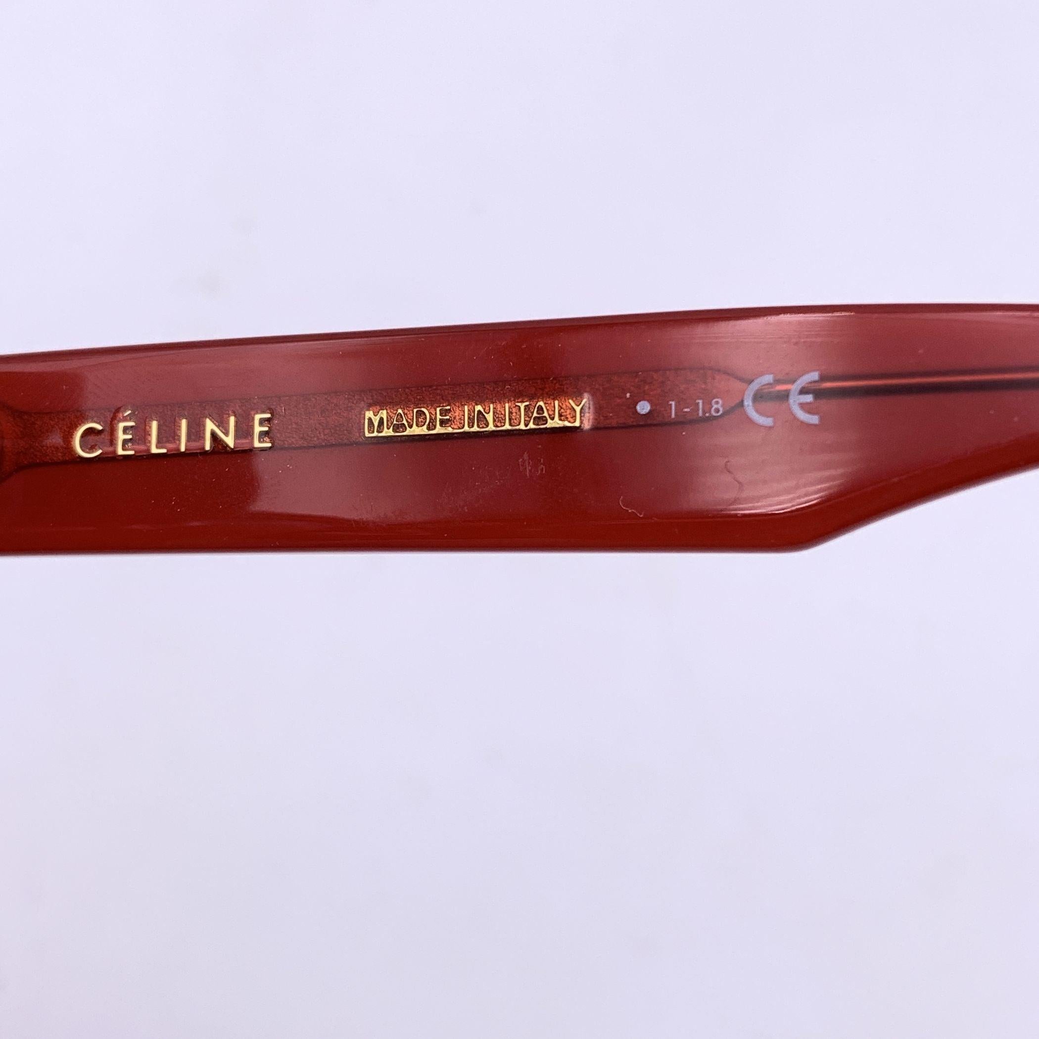 Lunettes de soleil papillon en acétate rouge de Celine CL40046U 52/21 145mm en vente 1