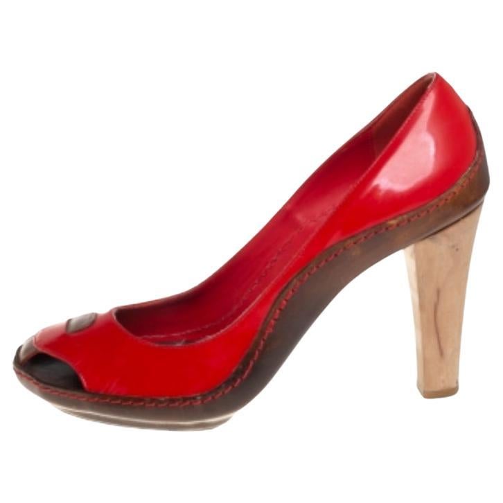 Celine Red/Brown Leather and Patent Leather Pick Toe Pumps Size 39 For Sale