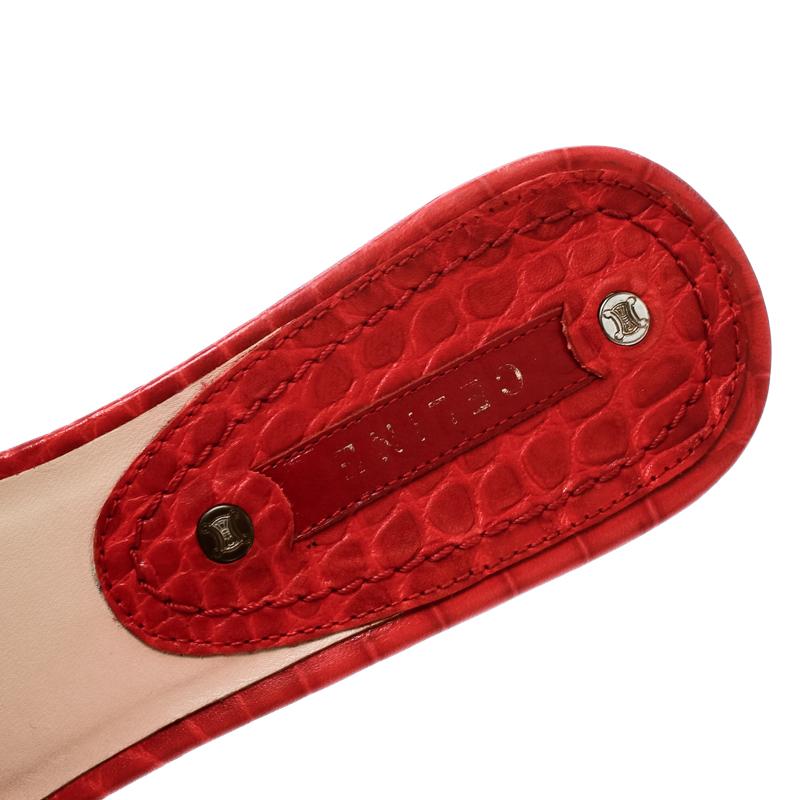 Celine Red Croc Embossed Leather And Fabric Slide Sandals Size 36 In Good Condition For Sale In Dubai, Al Qouz 2